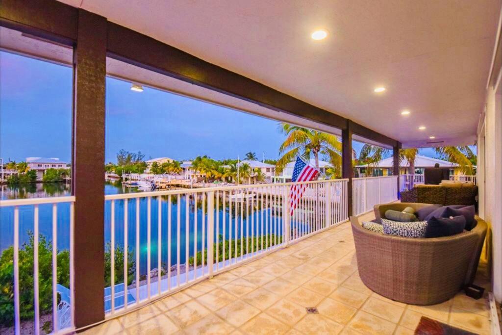 BEAUTIFUL WATER VIEW POOL GYM Room Private Dock view 3