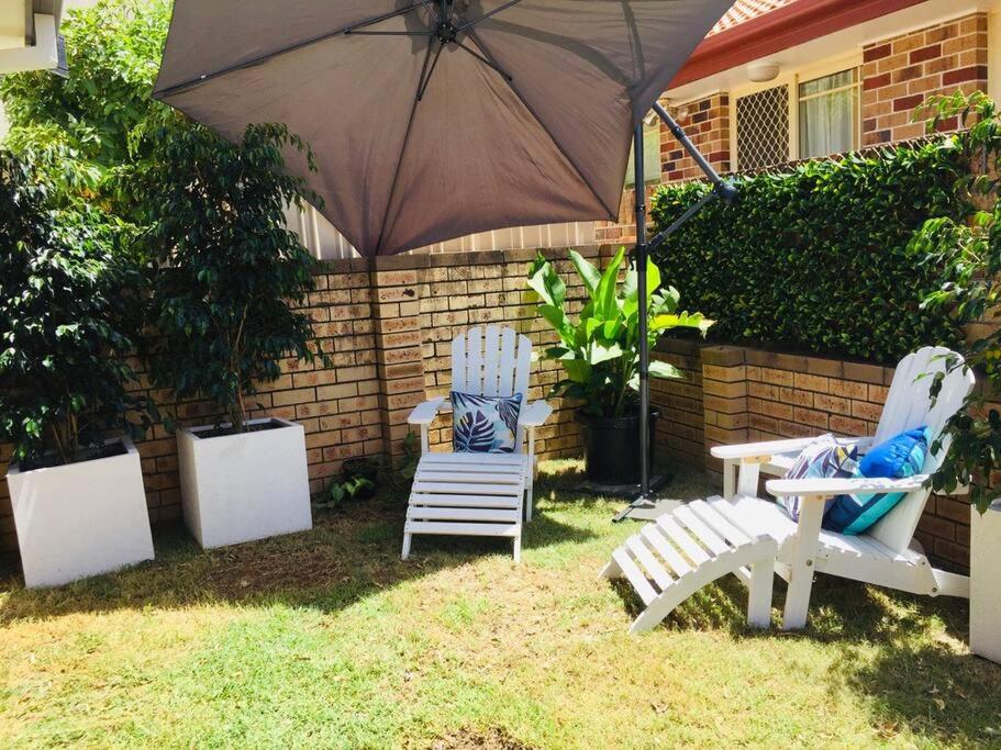 CARAVAN, BOAT & PET Friendly - RIGHT ON THE BORDER