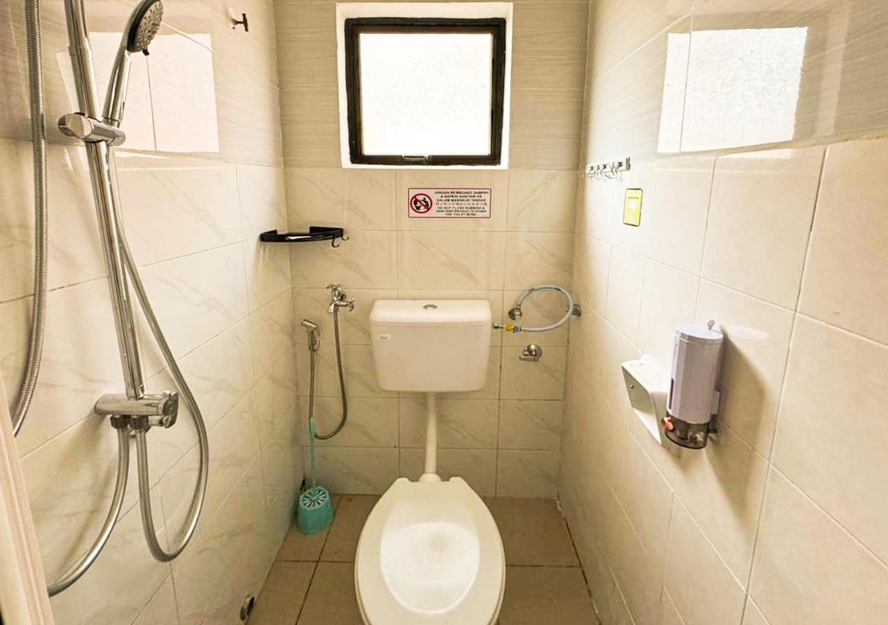 Hostel Sriamera KLIA Airport Transit -Self Check in