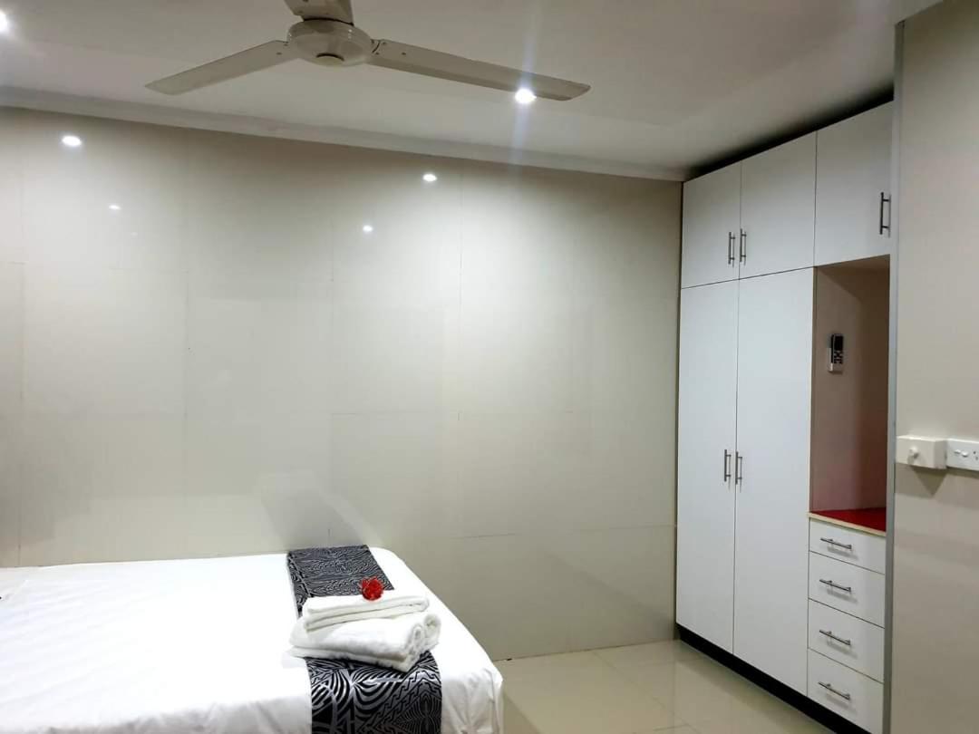 Shashi's Villa & Luxurious Apartments - view 22