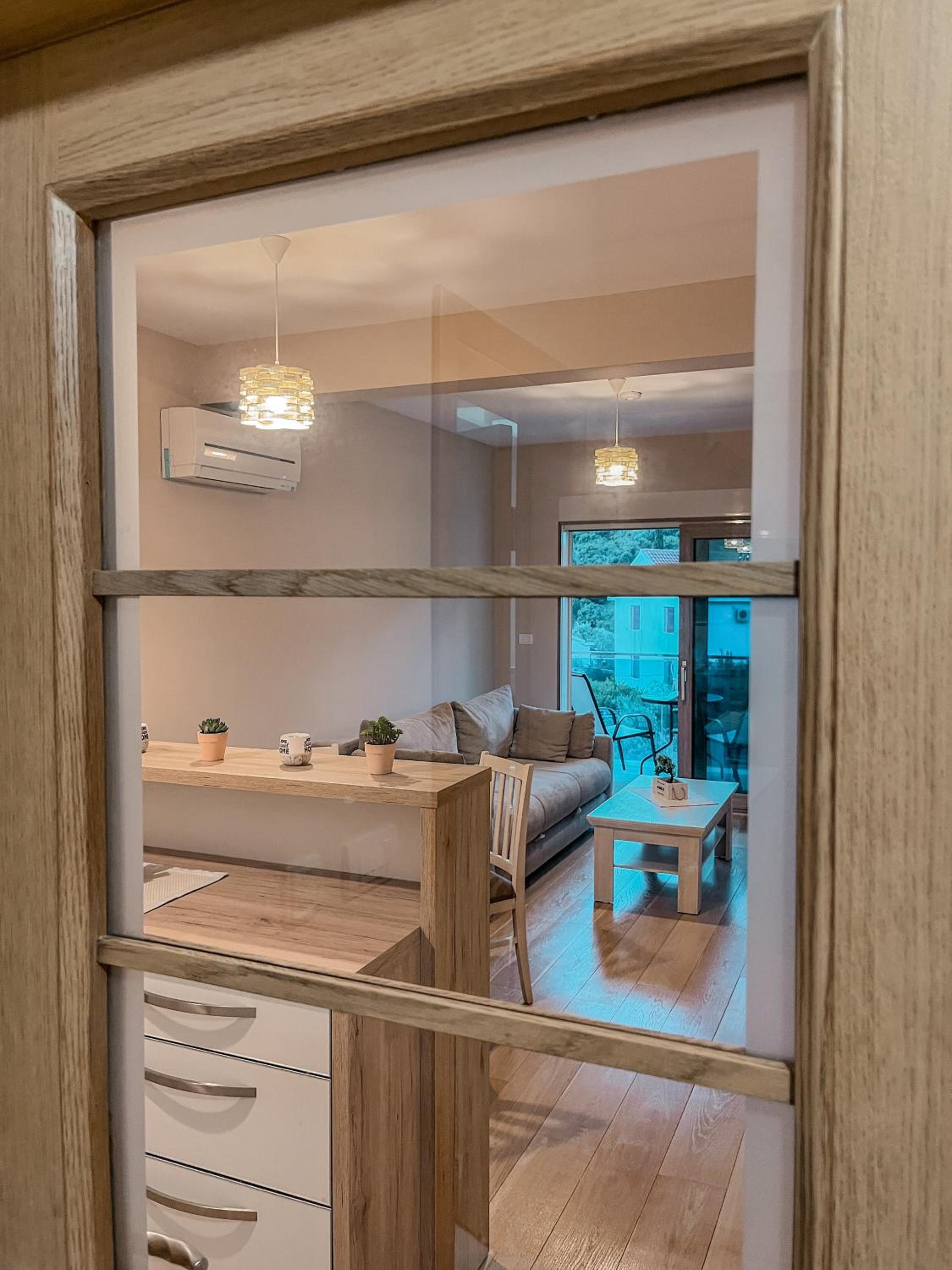 Vanja Apartment with Private Parking - Sea View
