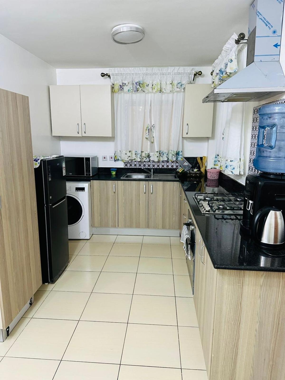 Cozy Retreat Near Nairobi National Park, Giraffe Centre & Wilson Airport view 5