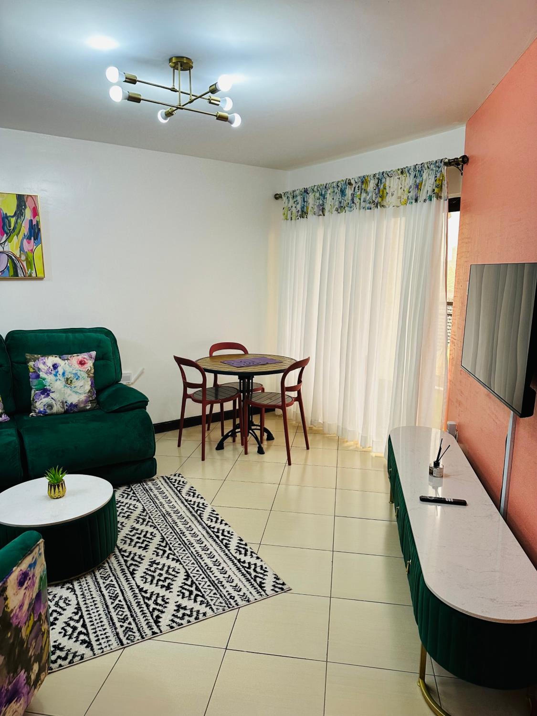 Cozy Retreat Near Nairobi National Park, Giraffe Centre & Wilson Airport view 4
