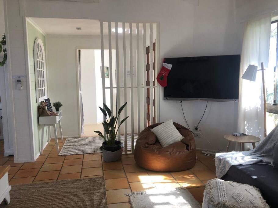 PRIVATE OCEAN FRONT, PET FRIENDLY OASIS!