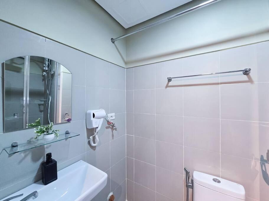 Citispace 1BR Condotel Suite at FAME Residences #FM31A