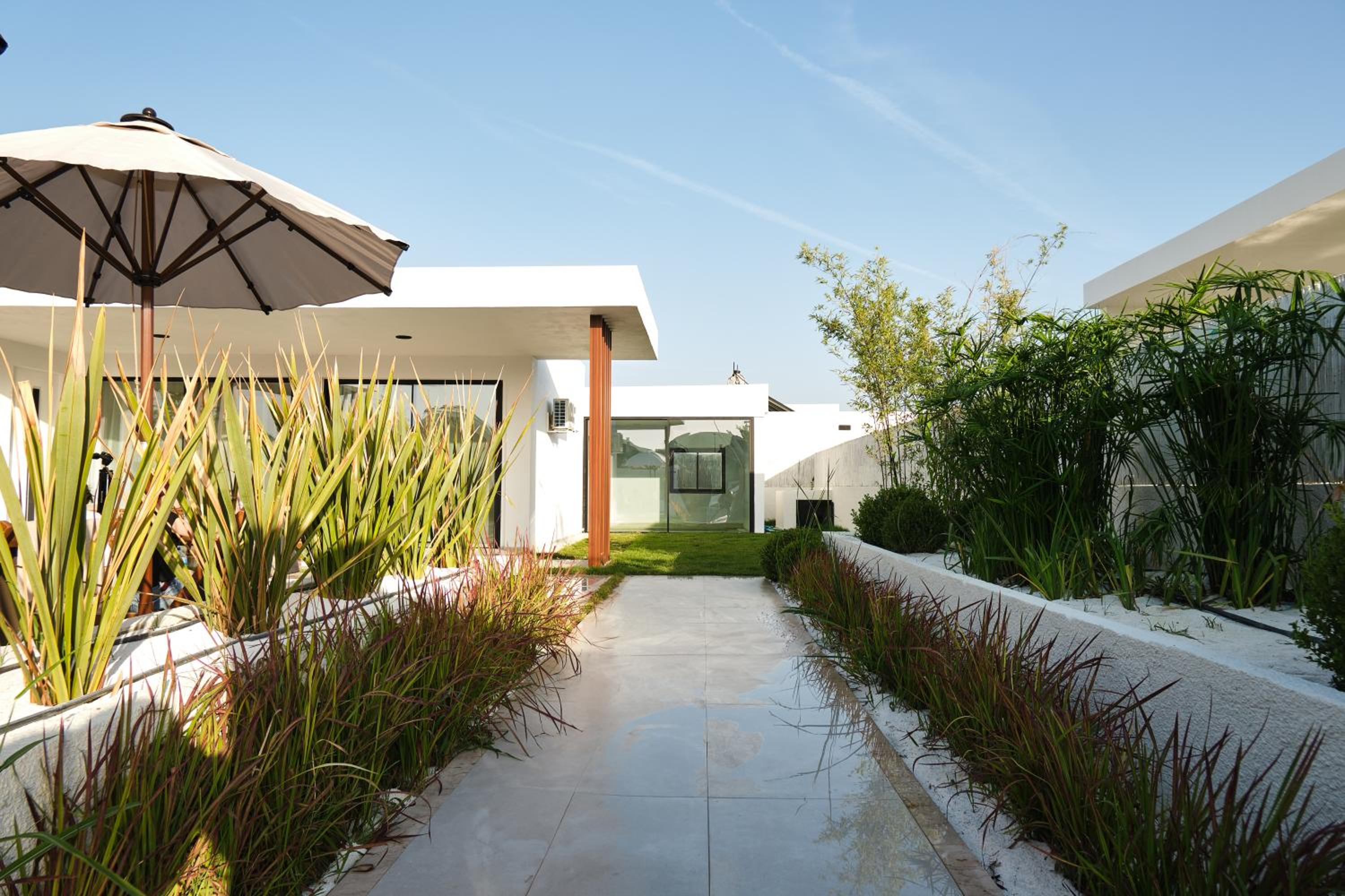 Hotel Ashta Suites / Zen Suite - Image 1