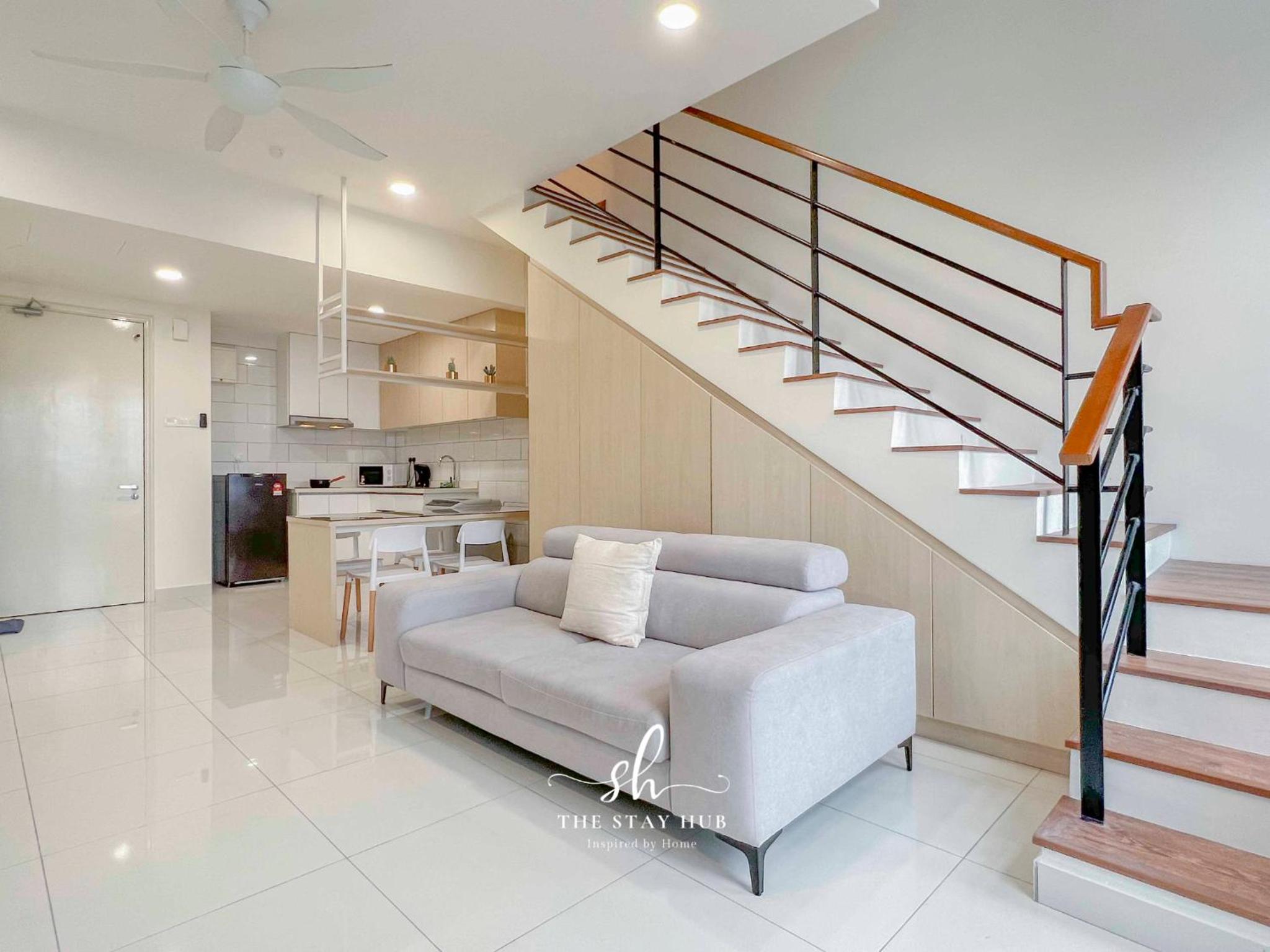 Arte Mont Kiara Luxury Suite with Heated Jacuzzi Pods - Free Parking - Next to MITEC- by The Stay Hub
