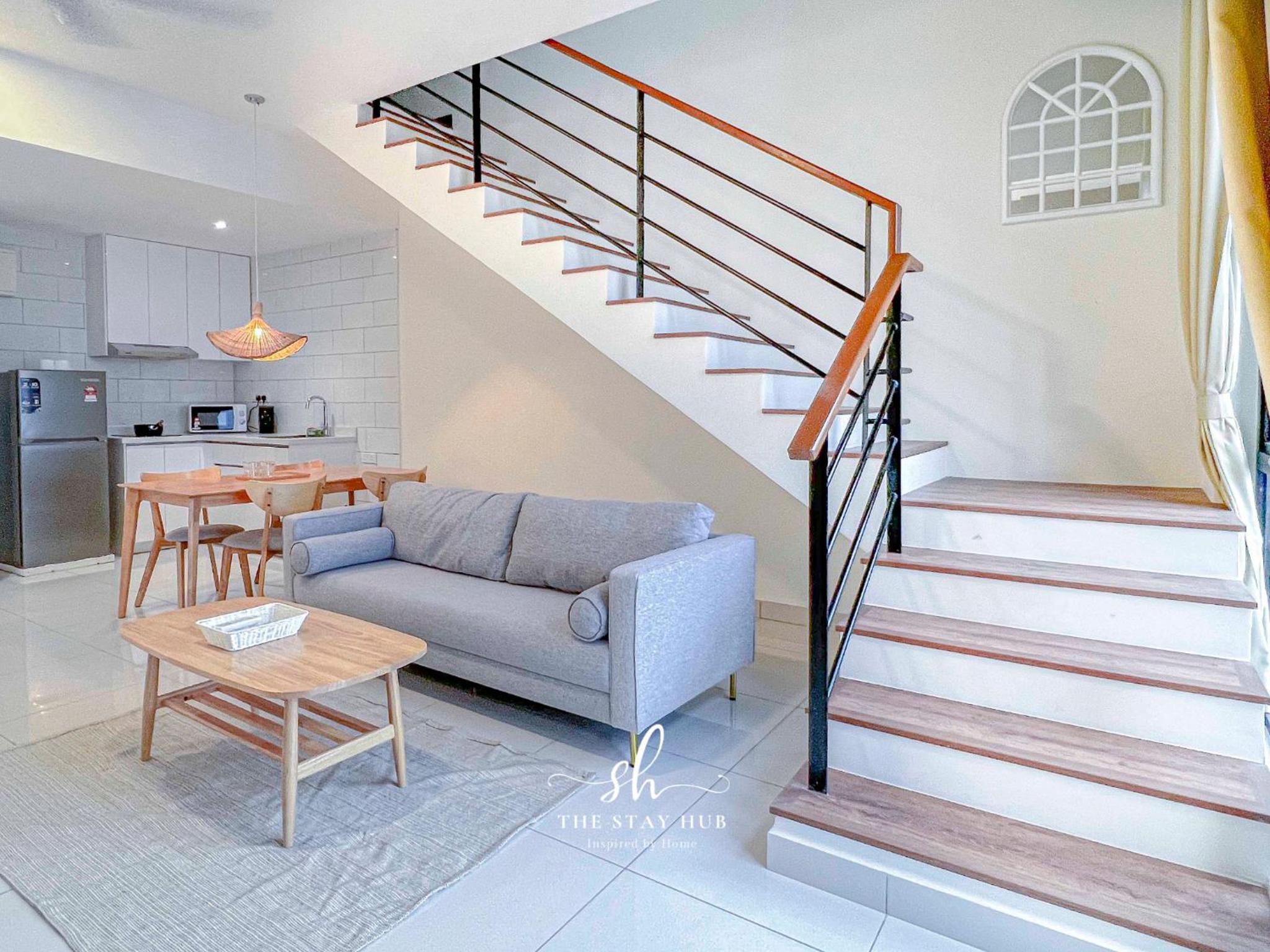 Arte Mont Kiara Luxury Suite with Heated Jacuzzi Pods - Free Parking - Next to MITEC- by The Stay Hub