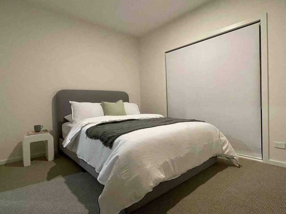 Lovely place in Bruce centre (2-bedroom-townhouse)