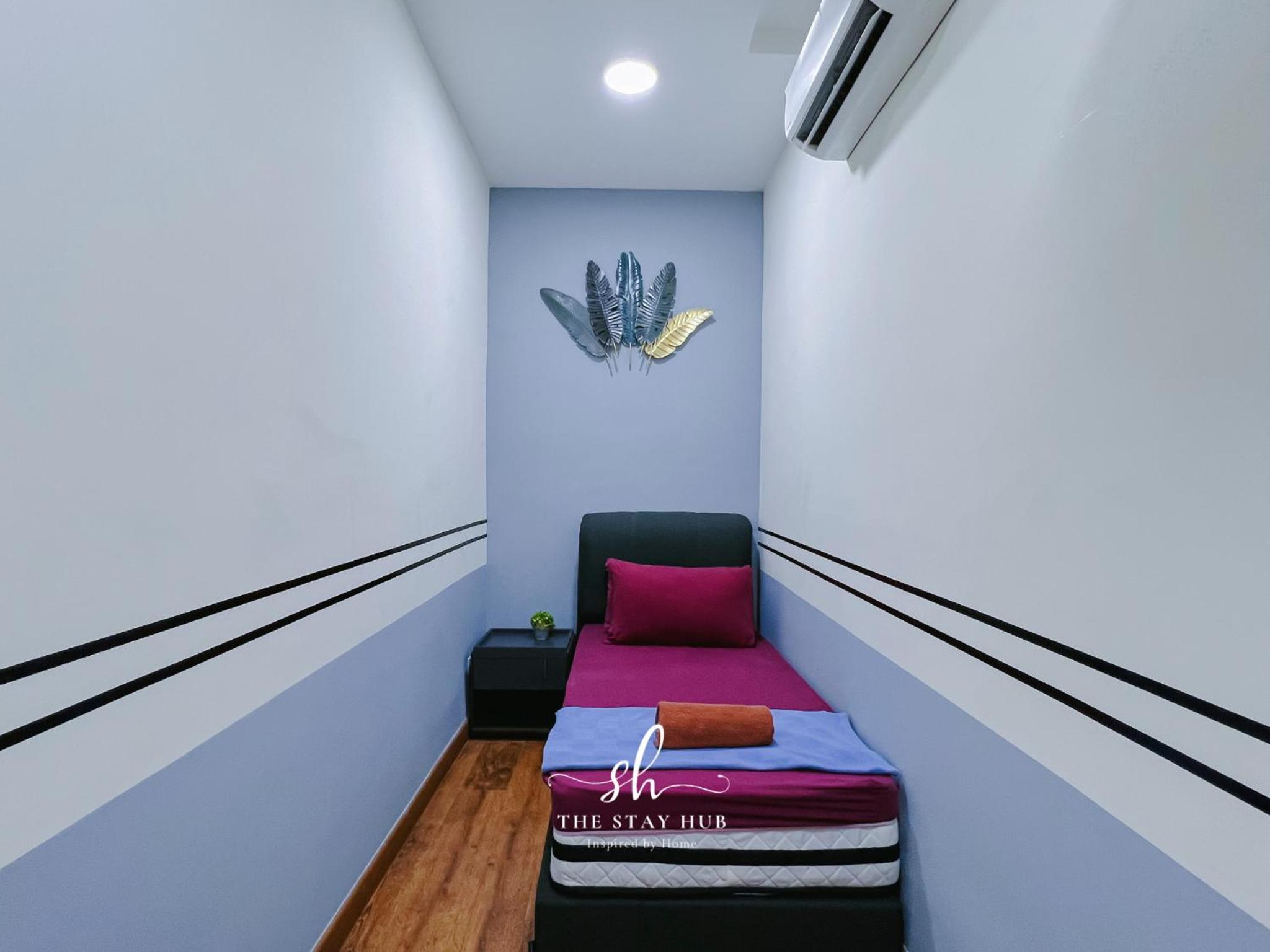 Arte Mont Kiara Luxury Suite with Heated Jacuzzi Pods - Free Parking - Next to MITEC- by The Stay Hub