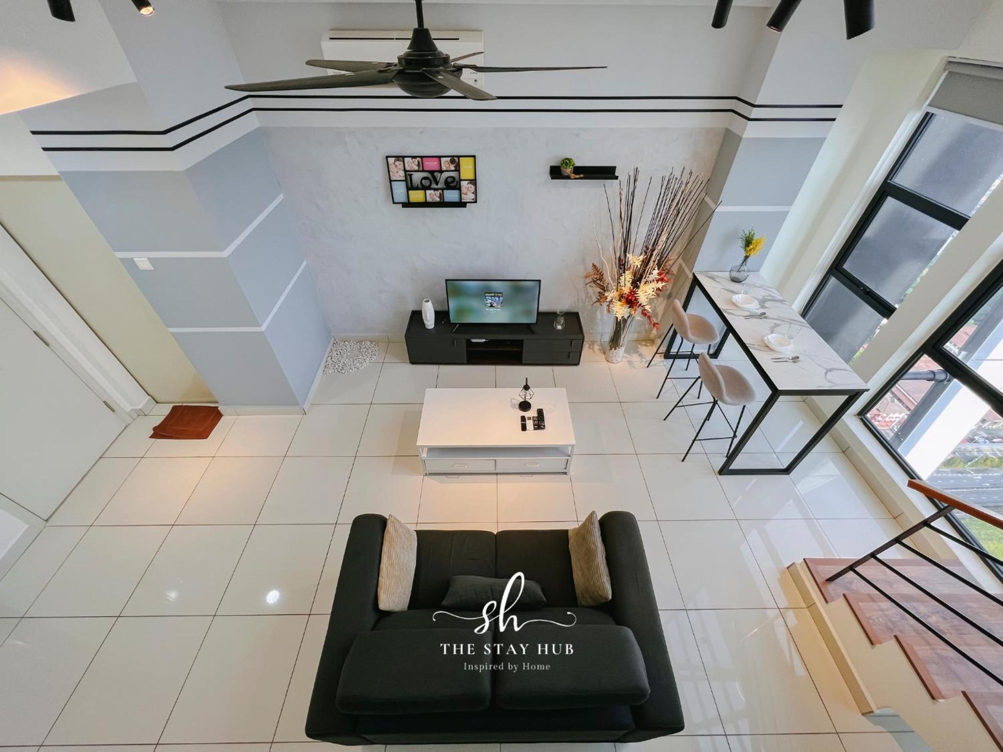 Arte Mont Kiara Luxury Suite with Heated Jacuzzi Pods - Free Parking - Next to MITEC- by The Stay Hub