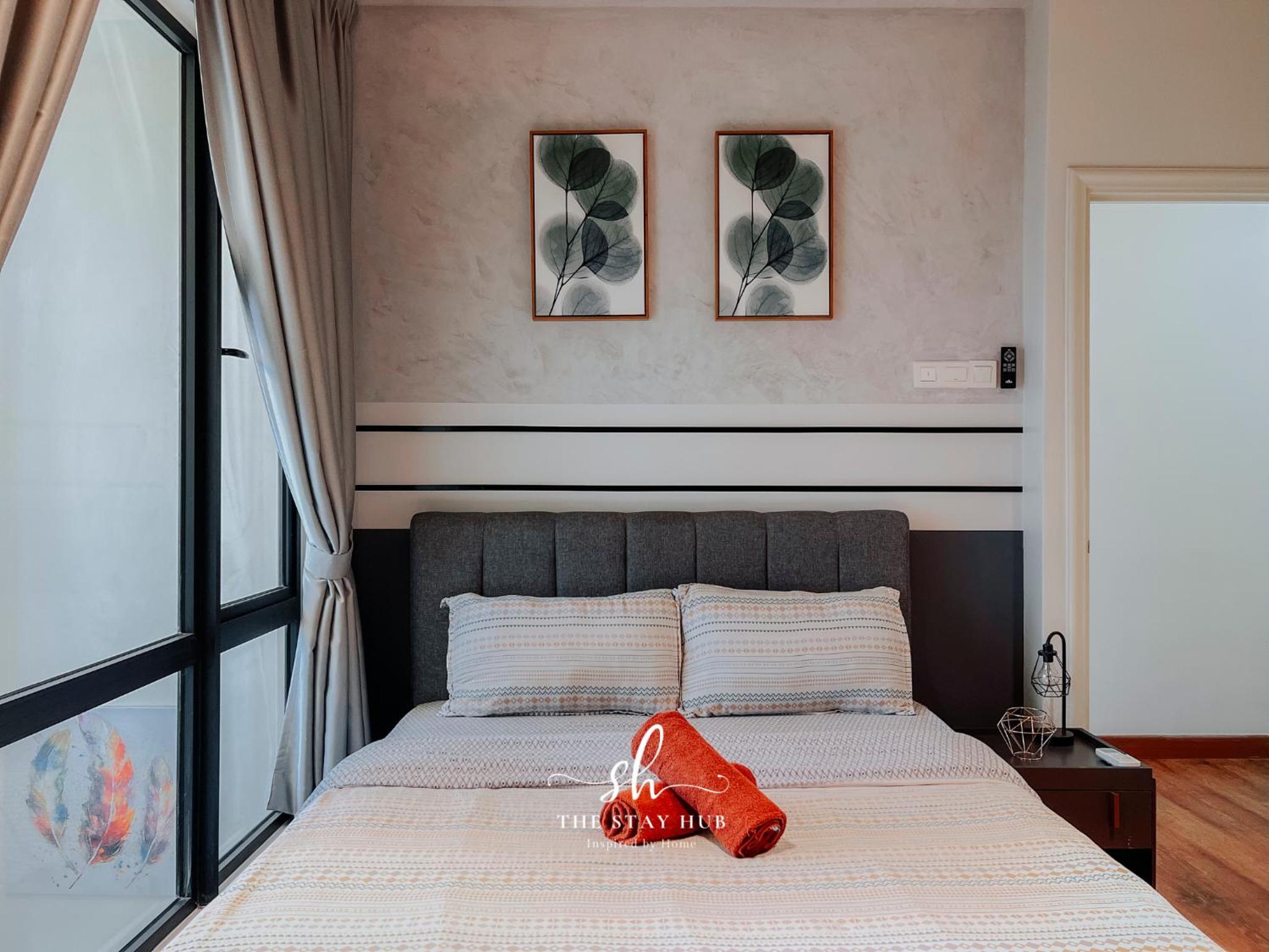 Arte Mont Kiara Luxury Suite with Heated Jacuzzi Pods - Free Parking - Next to MITEC- by The Stay Hub