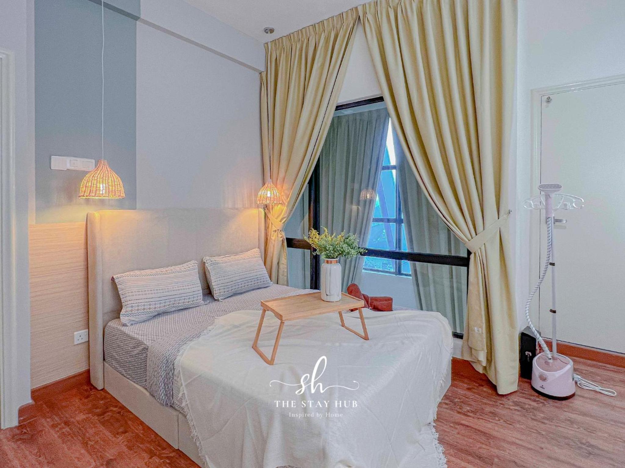Arte Mont Kiara Luxury Suite with Heated Jacuzzi Pods - Free Parking - Next to MITEC- by The Stay Hub