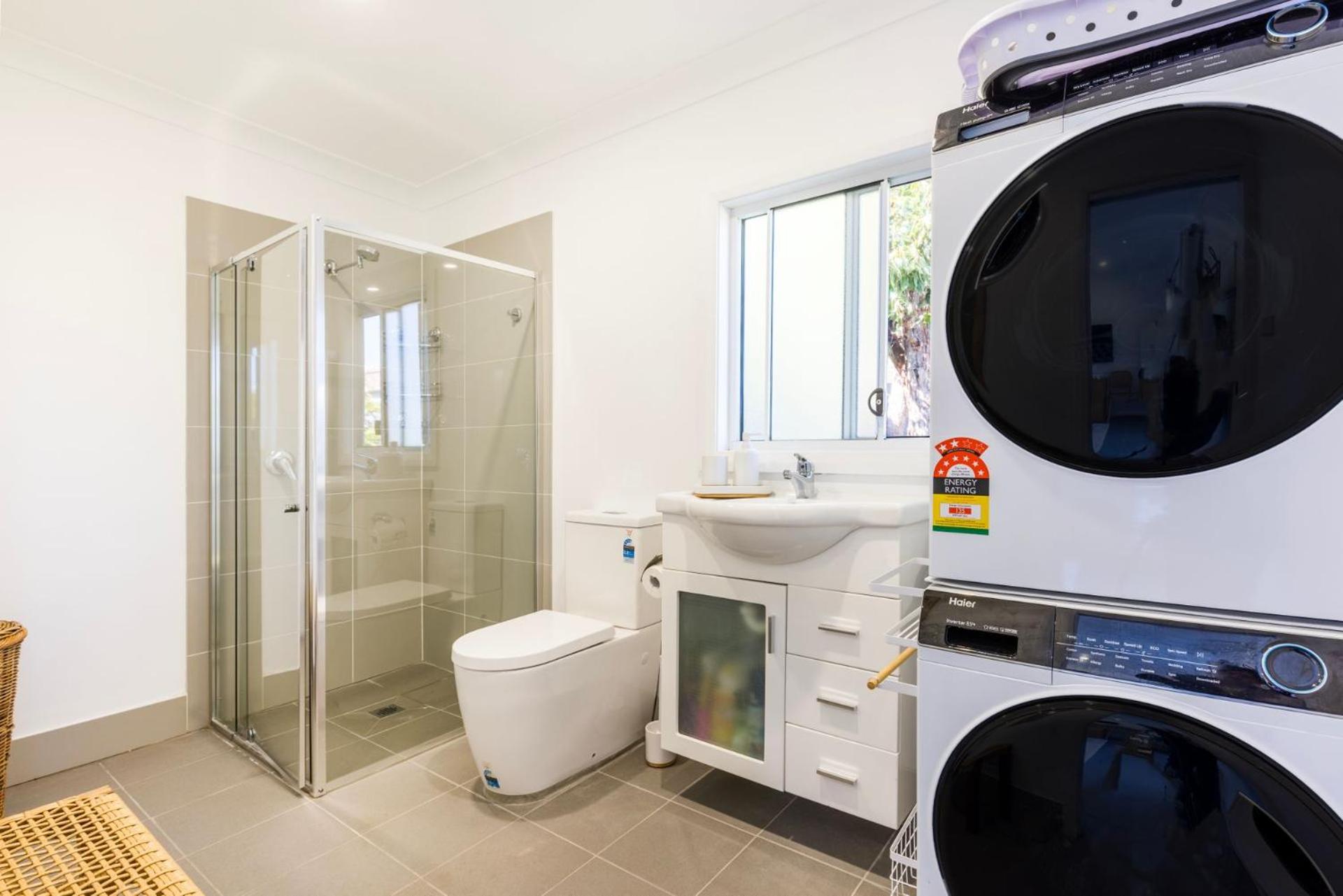 3 Pillars - Pet Friendly - 4 Mins Walk to Beach