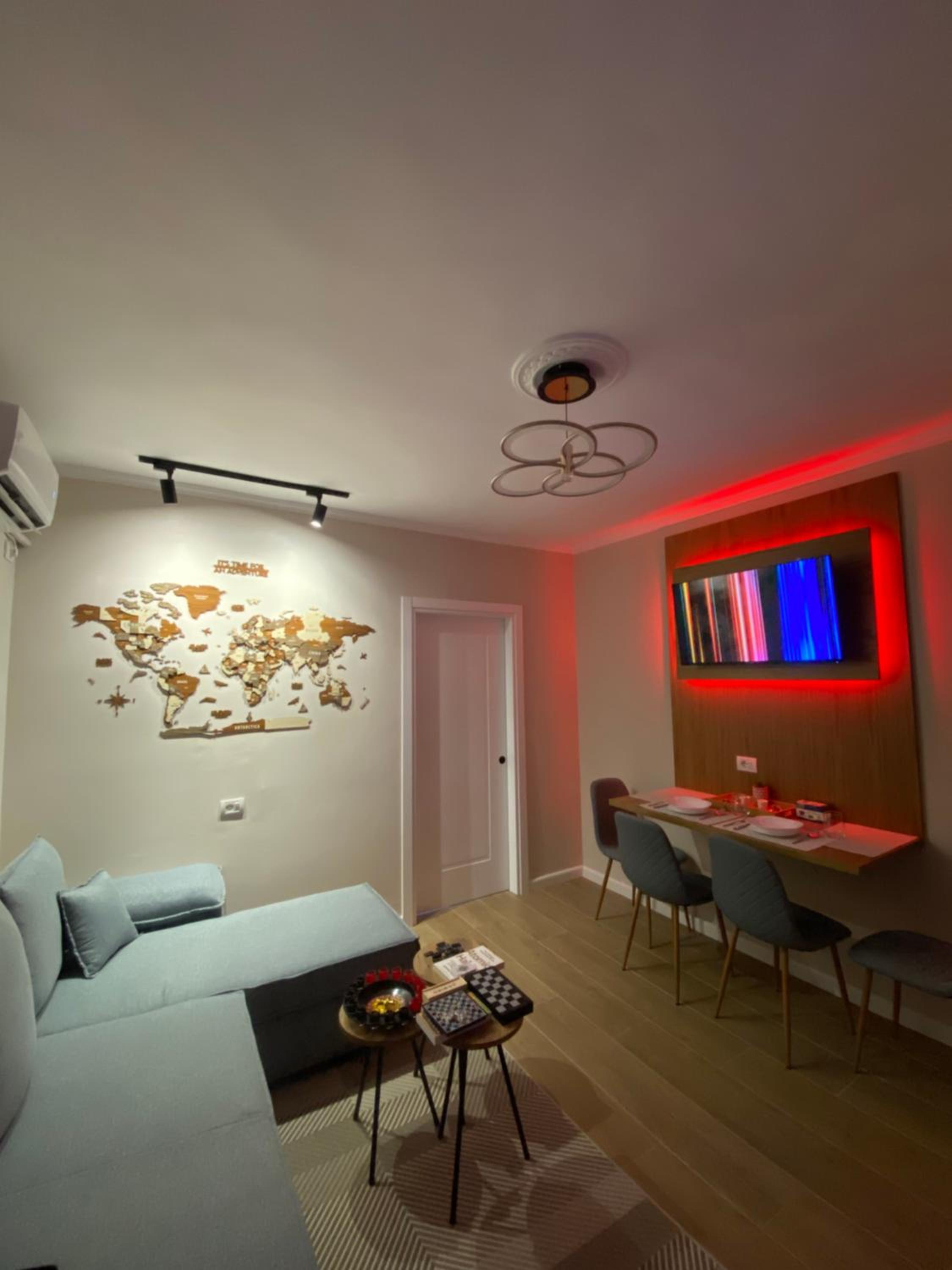 En's Beach Apartment (Two Steps From The Sea) Luxury Apartment in Mali i Robit, GOLEM