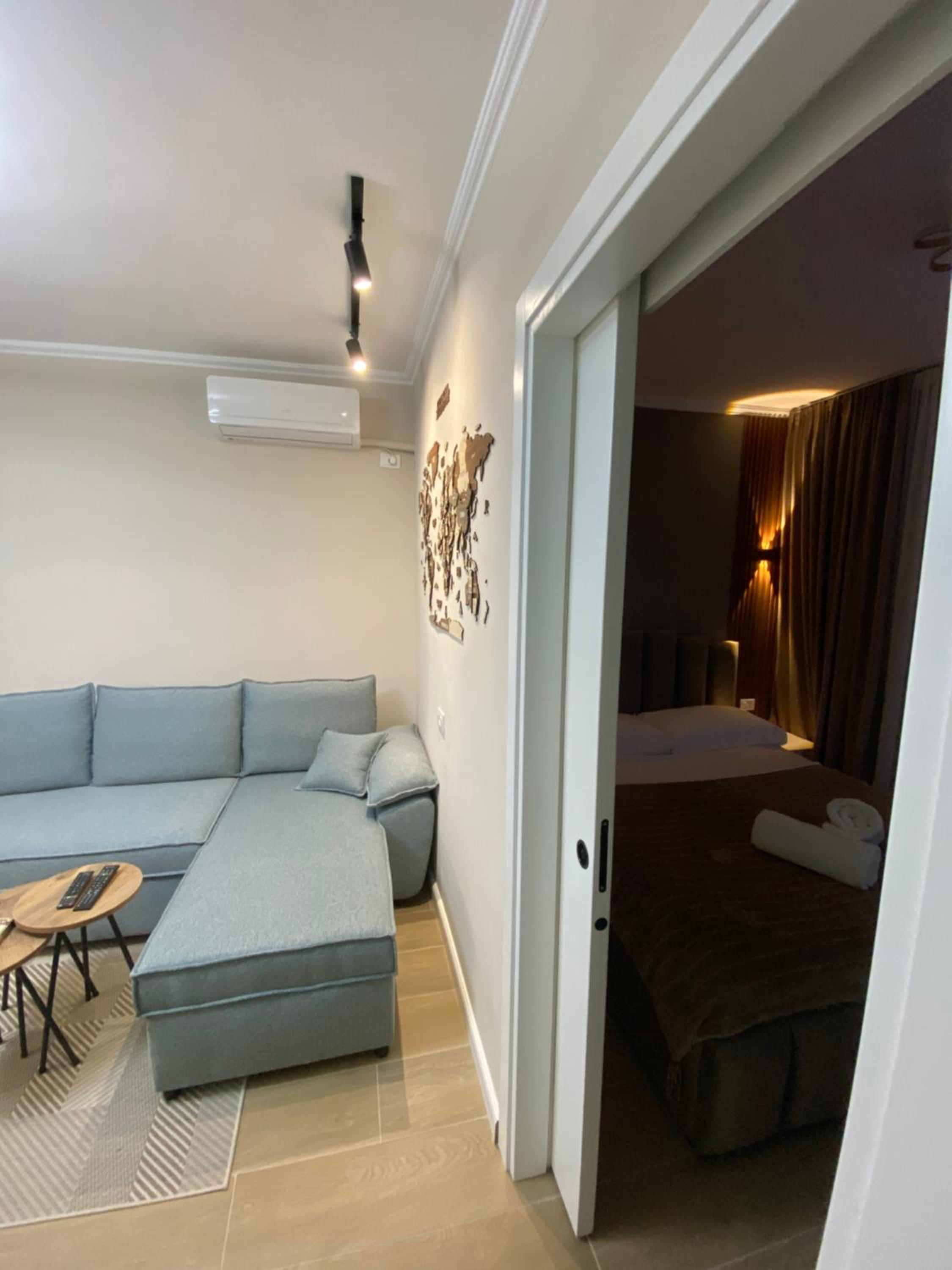 En's Beach Apartment (Two Steps From The Sea) Luxury Apartment in Mali i Robit, GOLEM