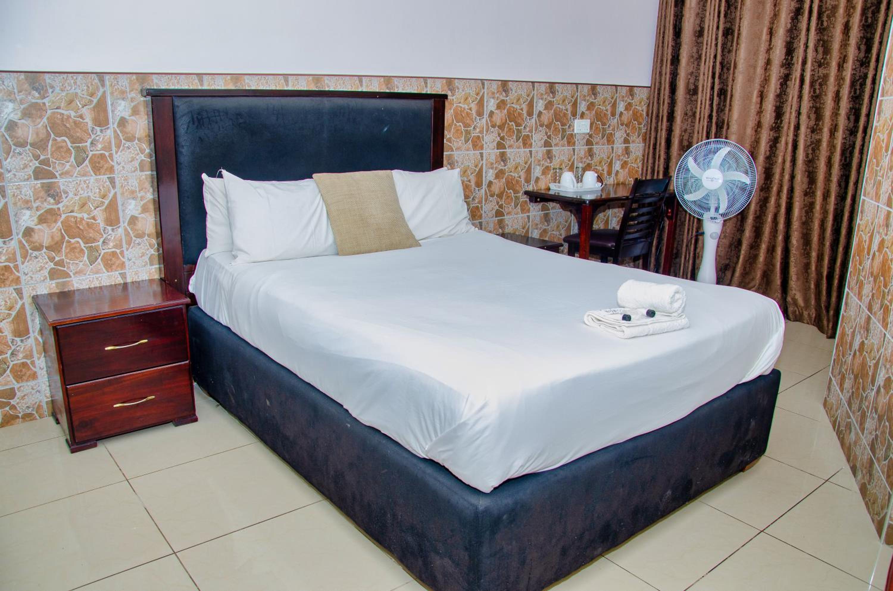Riverstone Guest Lodge