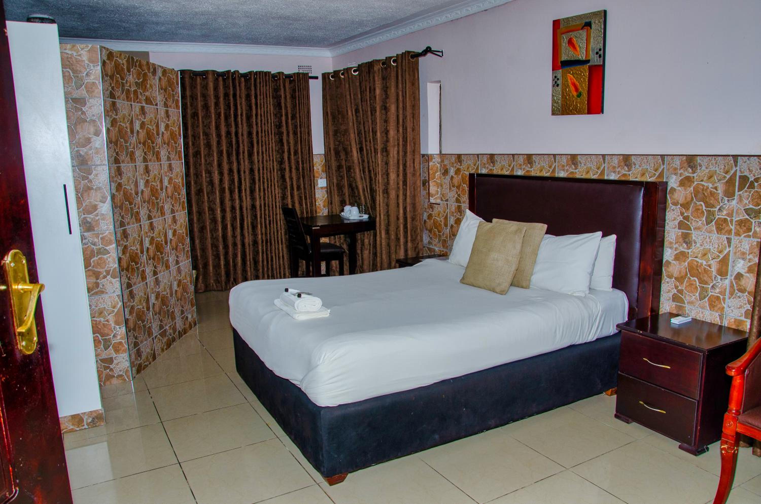 Riverstone Guest Lodge