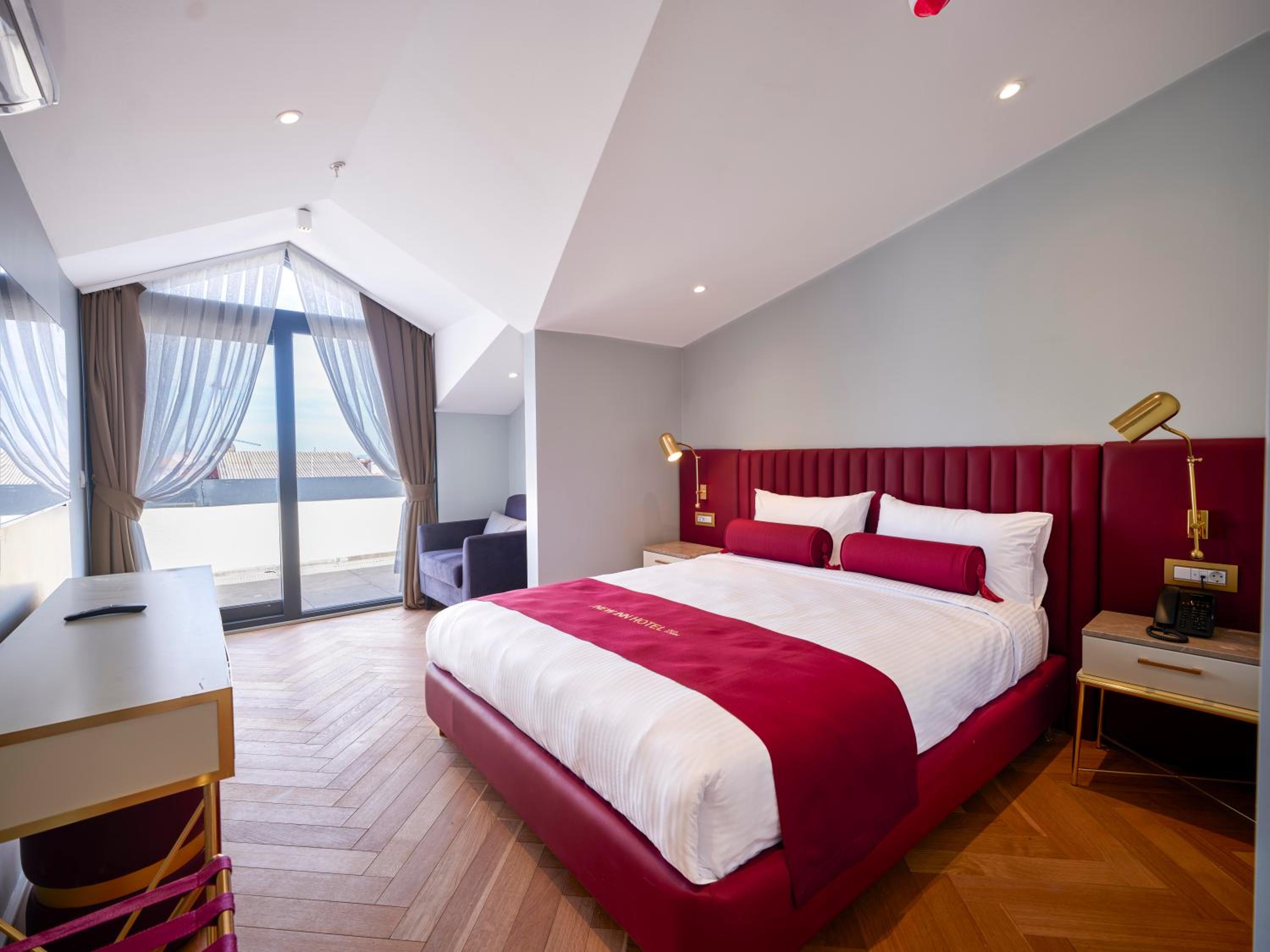 New Inn Hotel Old Town - Image 11