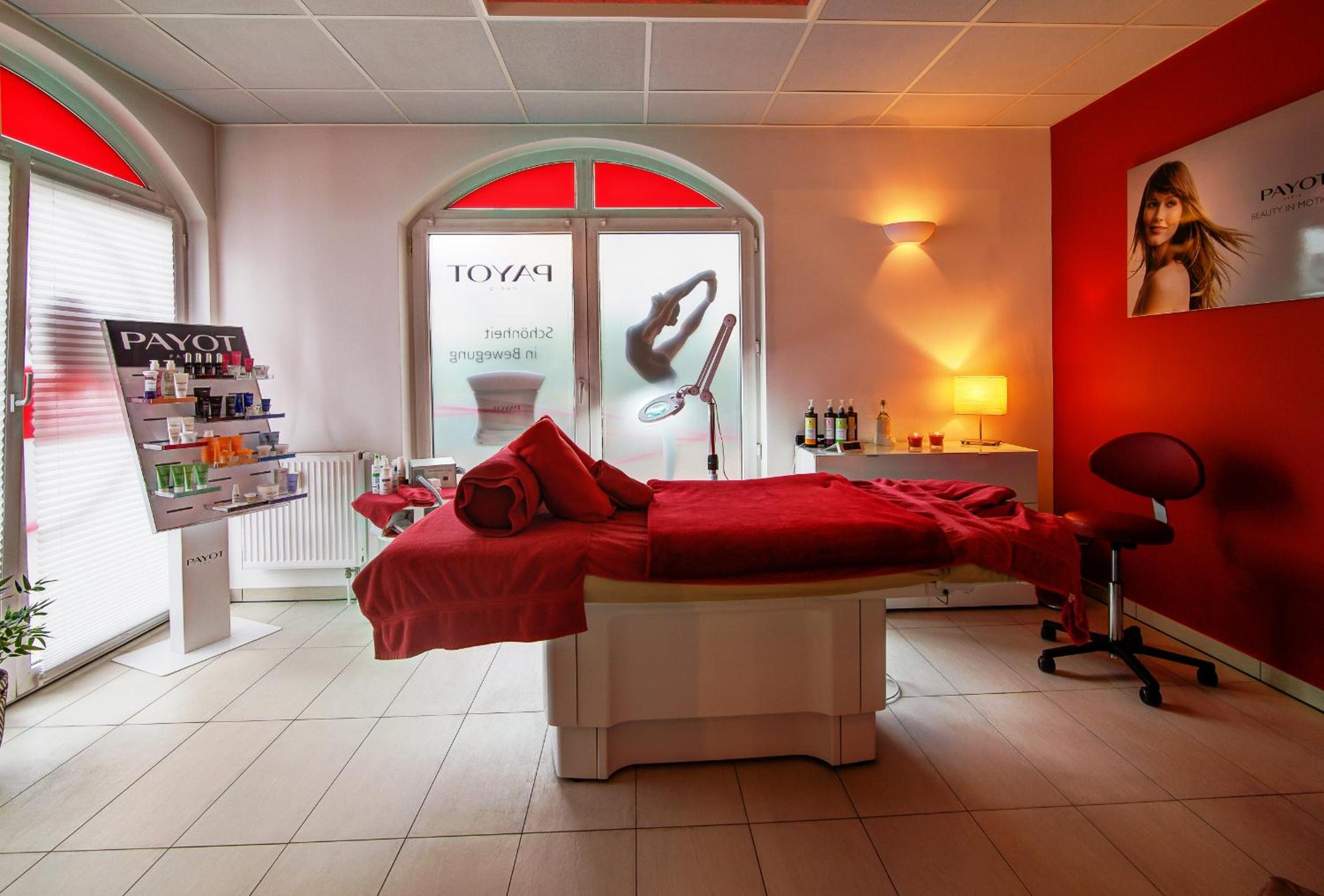 Ferienappartement und Economyzimmer Residenz Waldkrone