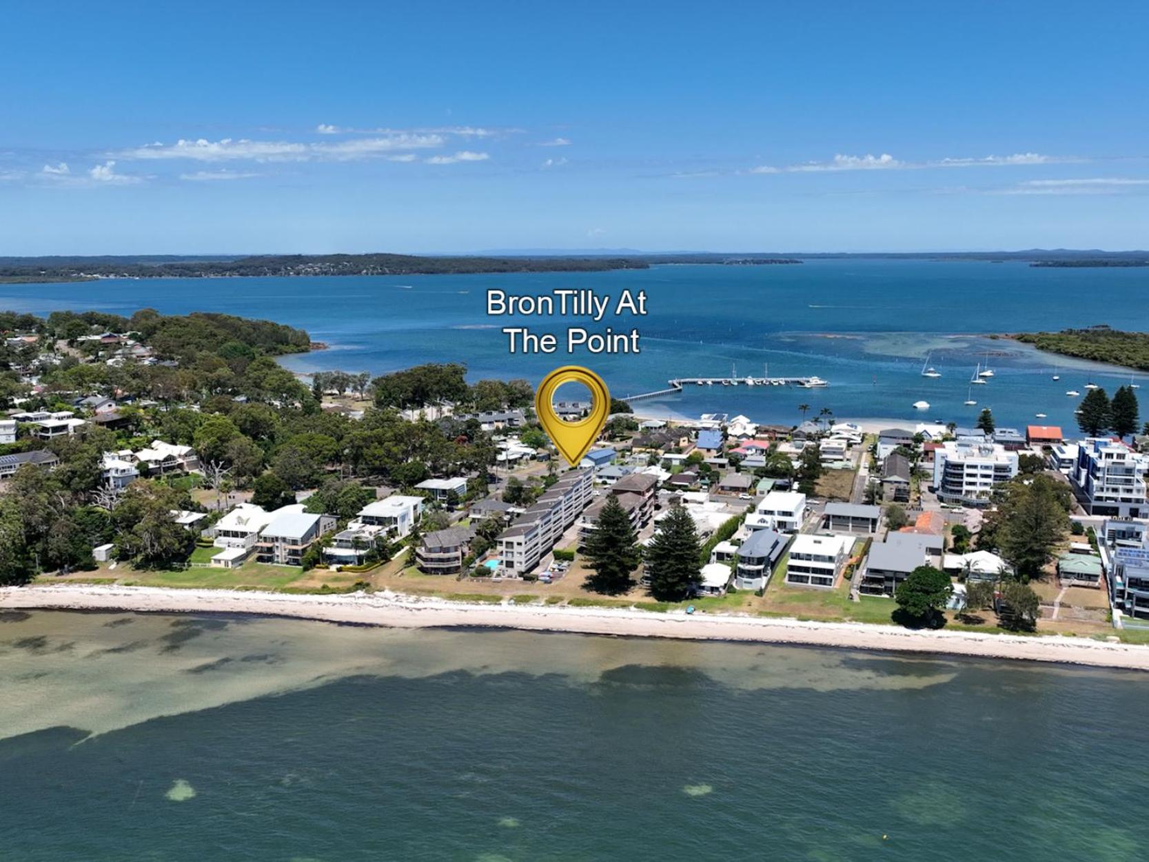 Brontilly at the point Beach front unit perfect for families with Free WiFi