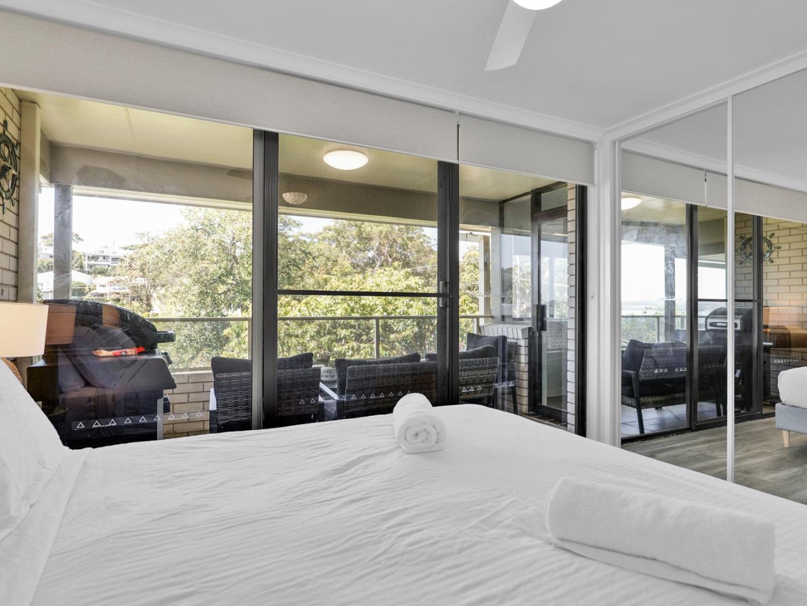 Brontilly at the point Beach front unit perfect for families with Free WiFi