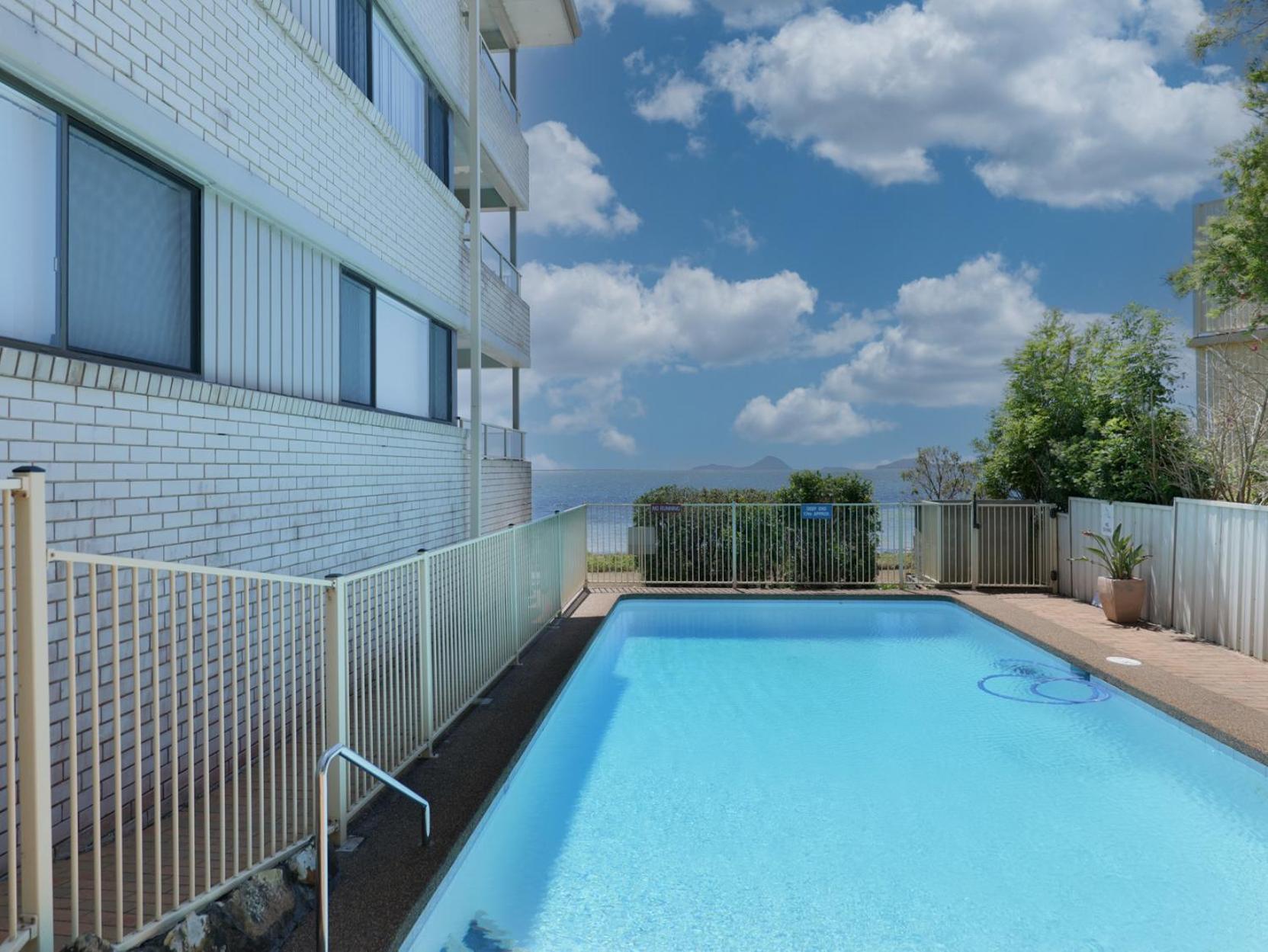 Brontilly at the point Beach front unit perfect for families with Free WiFi