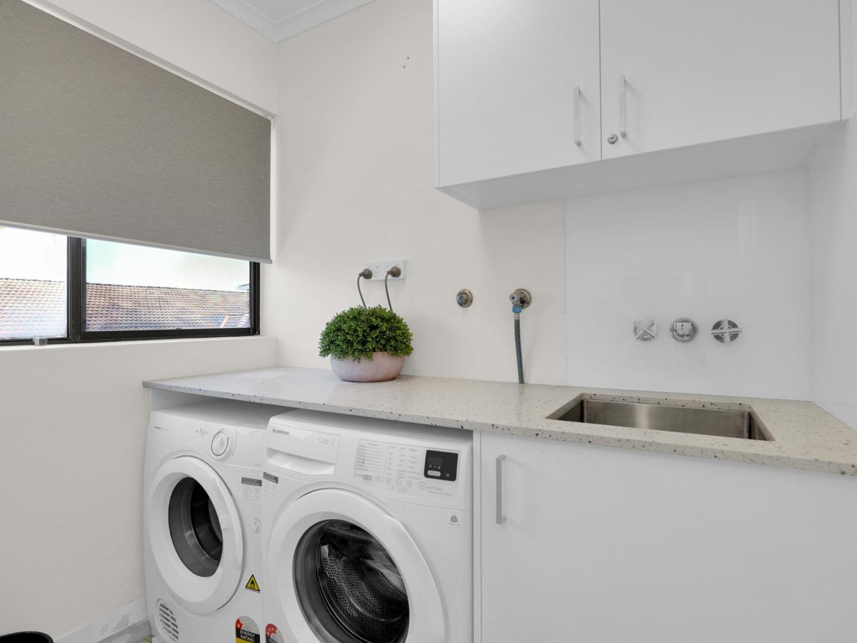 Brontilly at the point Beach front unit perfect for families with Free WiFi
