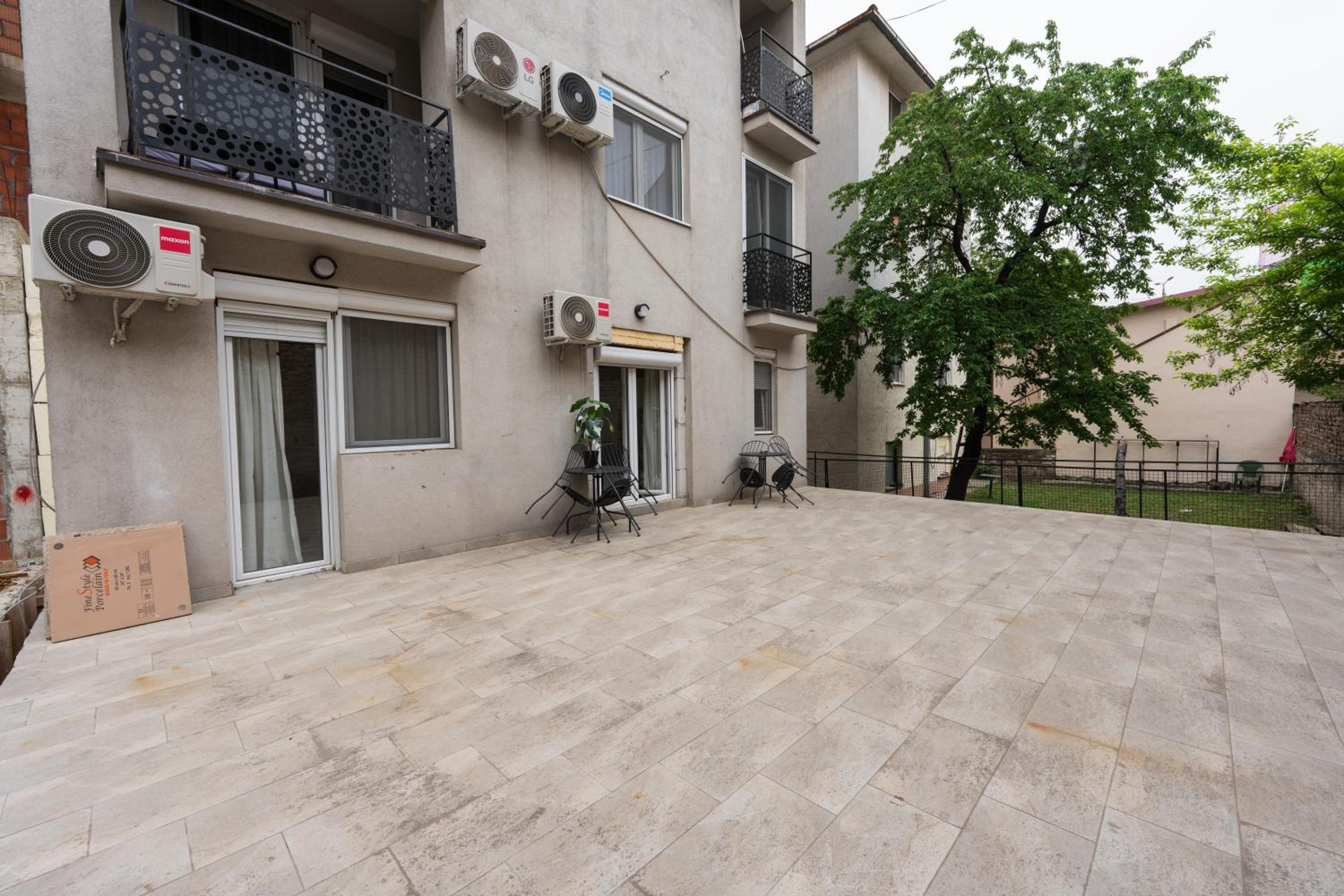 Comanda LUXURY APARTMENTS view 2