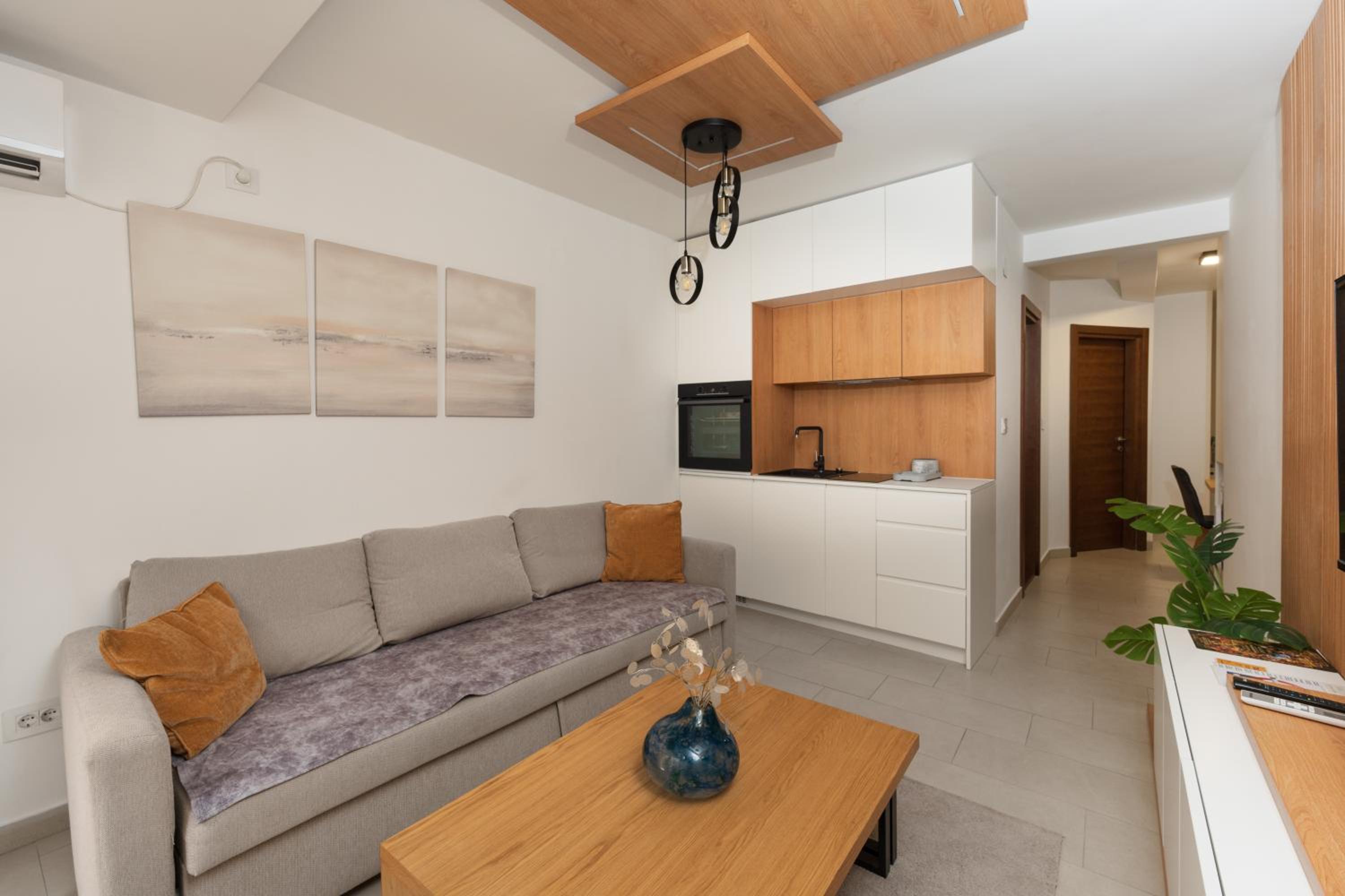 Comanda LUXURY APARTMENTS view 4