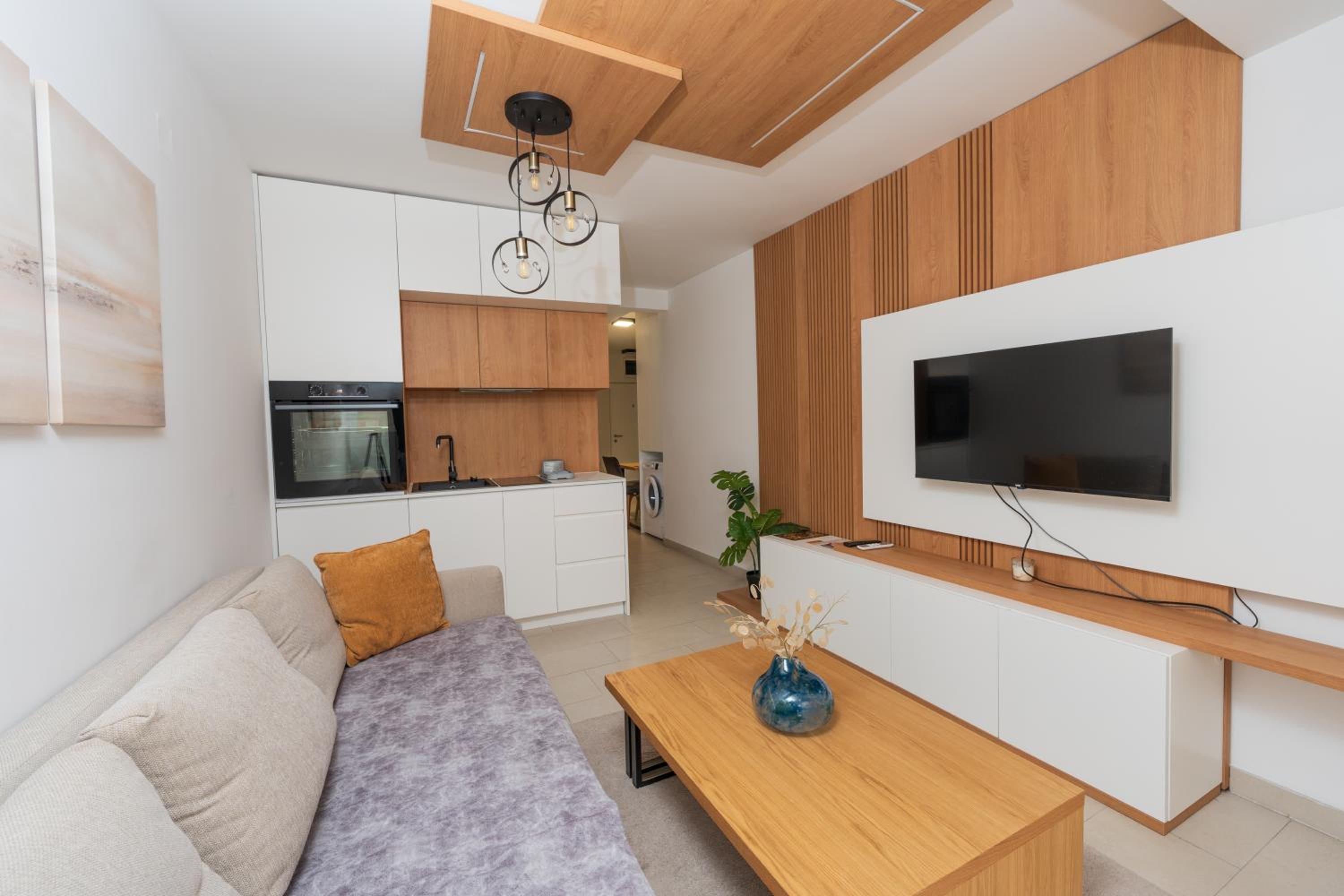Comanda LUXURY APARTMENTS view 5