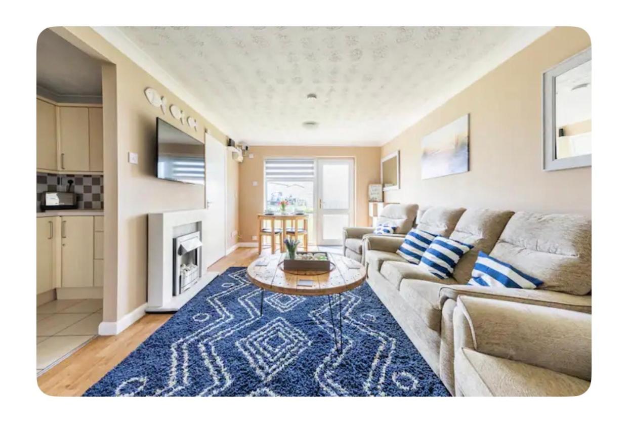 The Phoenix by the Sea- 2 bedroom flat in hunny