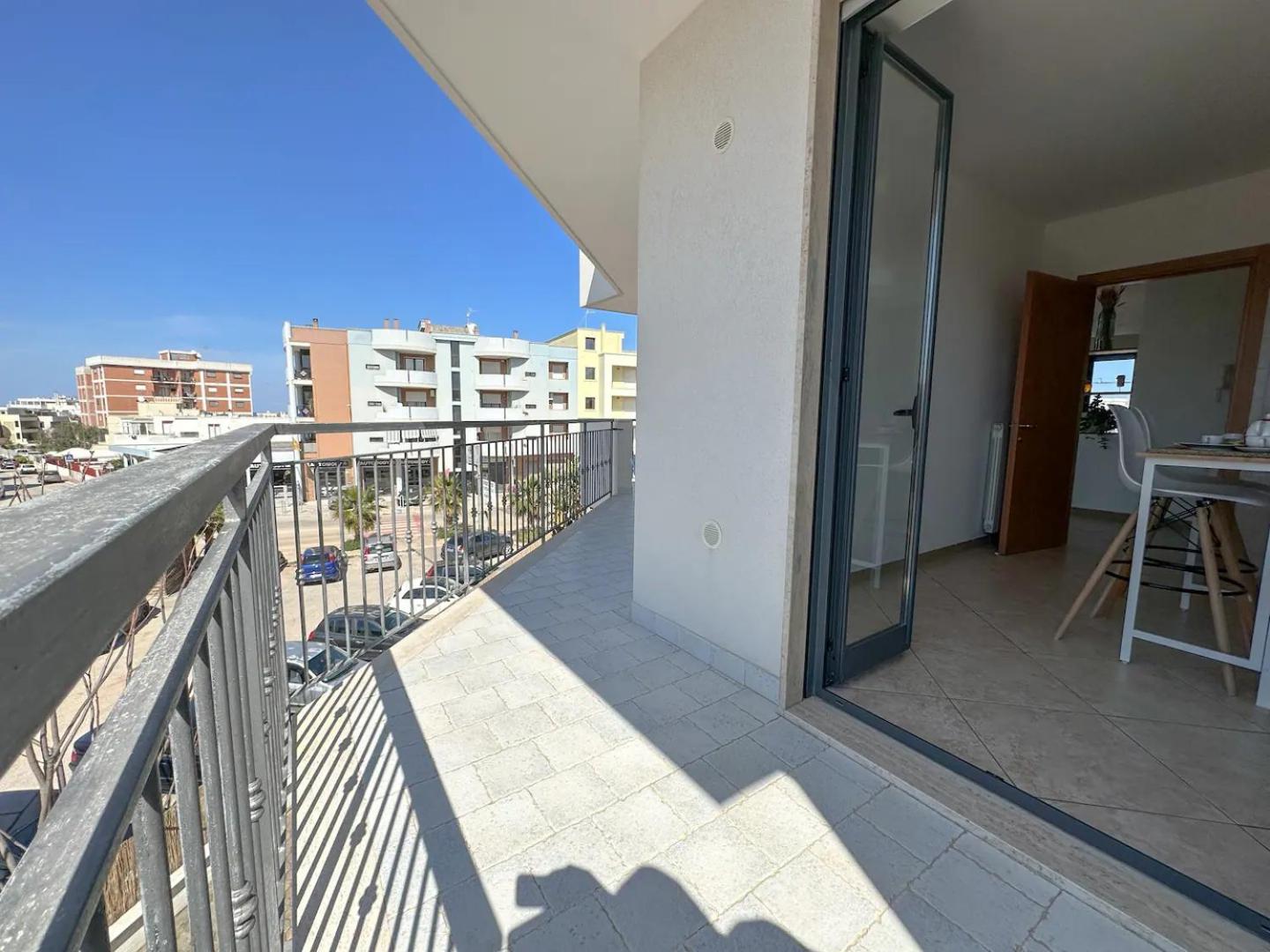 Central spacious apartment 10 min from the beach view 3