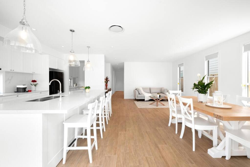 Luxury House with Pool, close to CBD