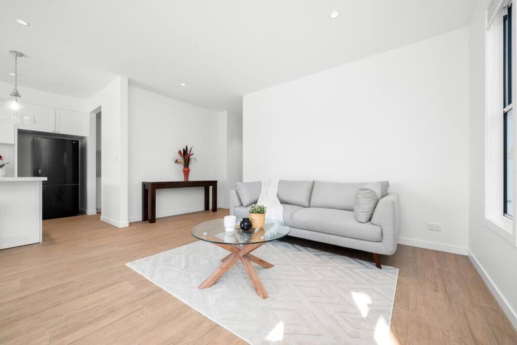 Luxury House with Pool, close to CBD
