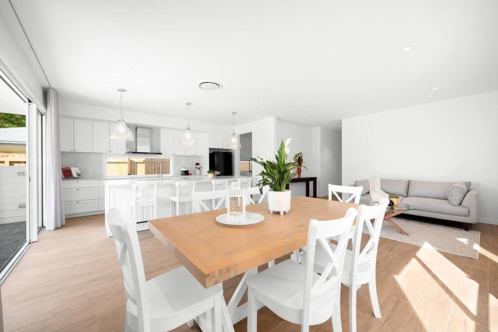Luxury House with Pool, close to CBD