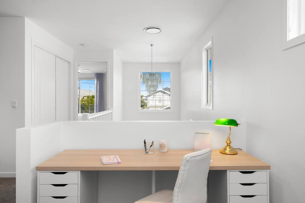 Luxury House with Pool, close to CBD