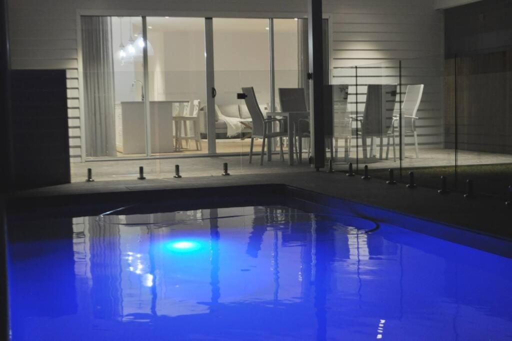 Luxury House with Pool, close to CBD