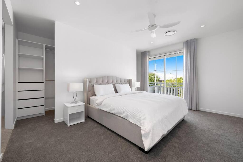 Luxury House with Pool, close to CBD
