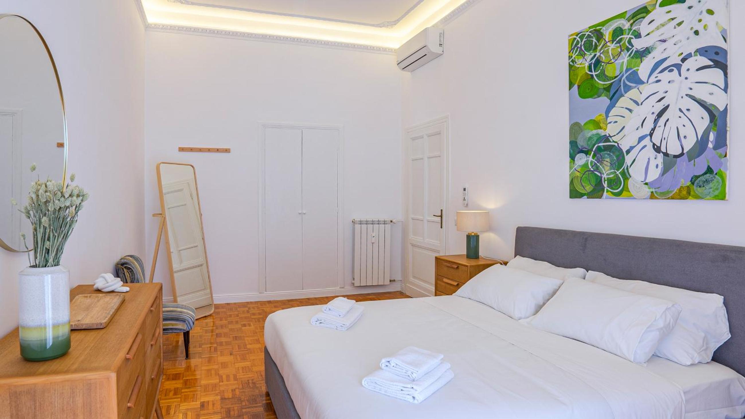Domus San Giovanni Elegant Apartment