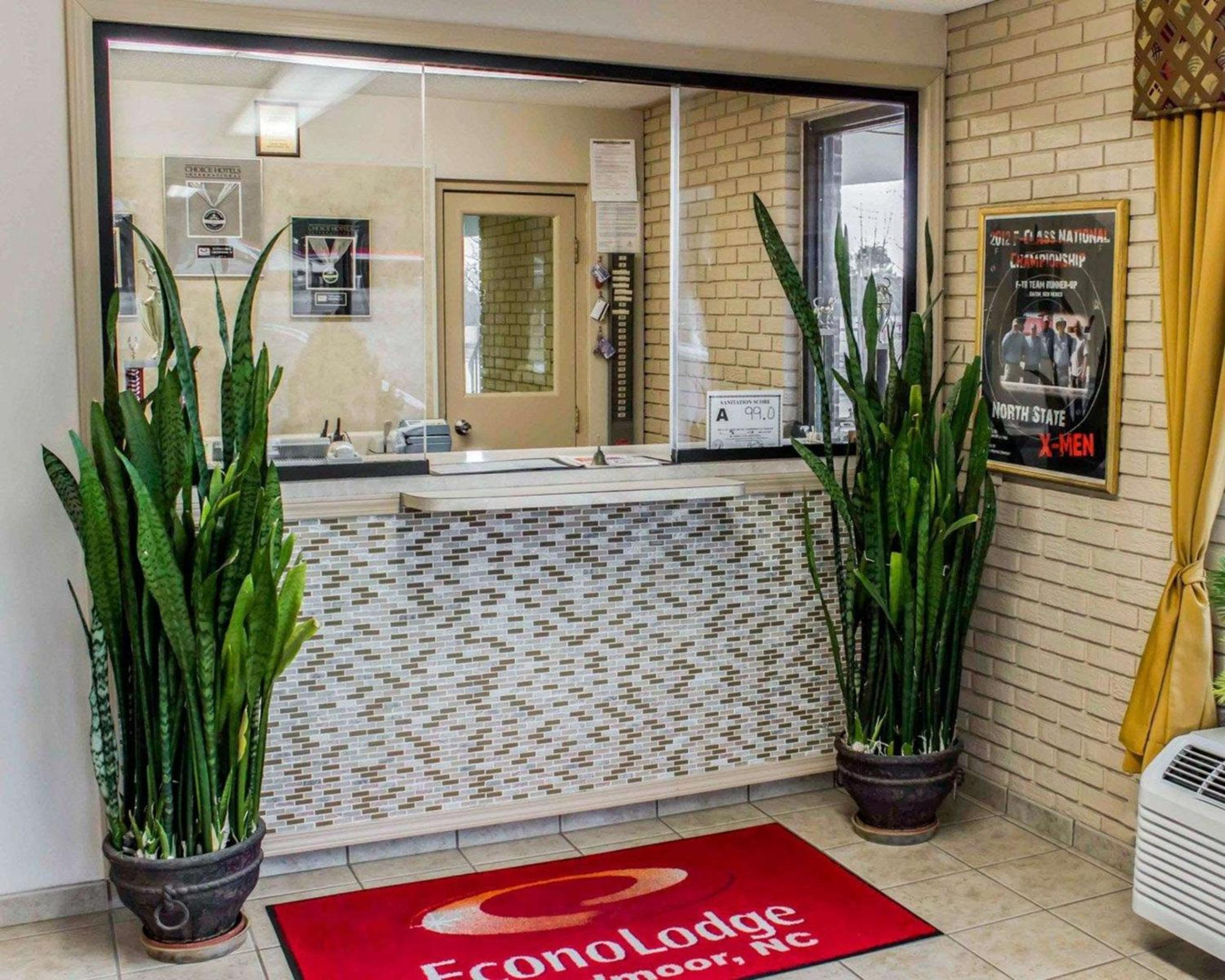 Econo Lodge - Property Image 23