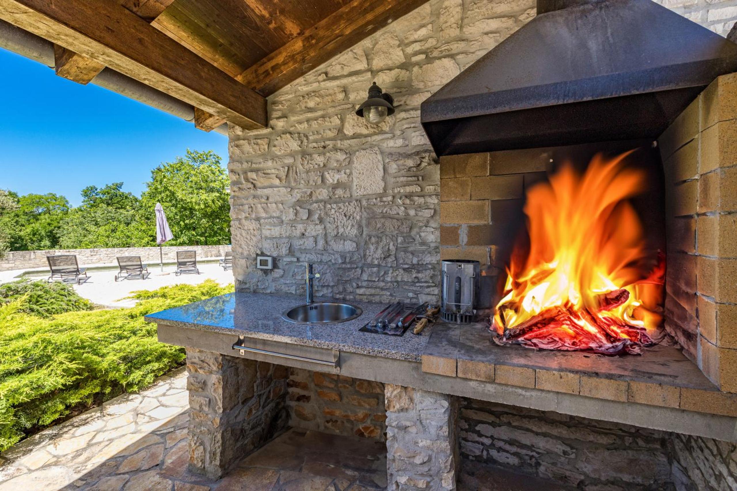 Casa 42 pet friendly for 9 people in Central Istria with salt - water pool view 3