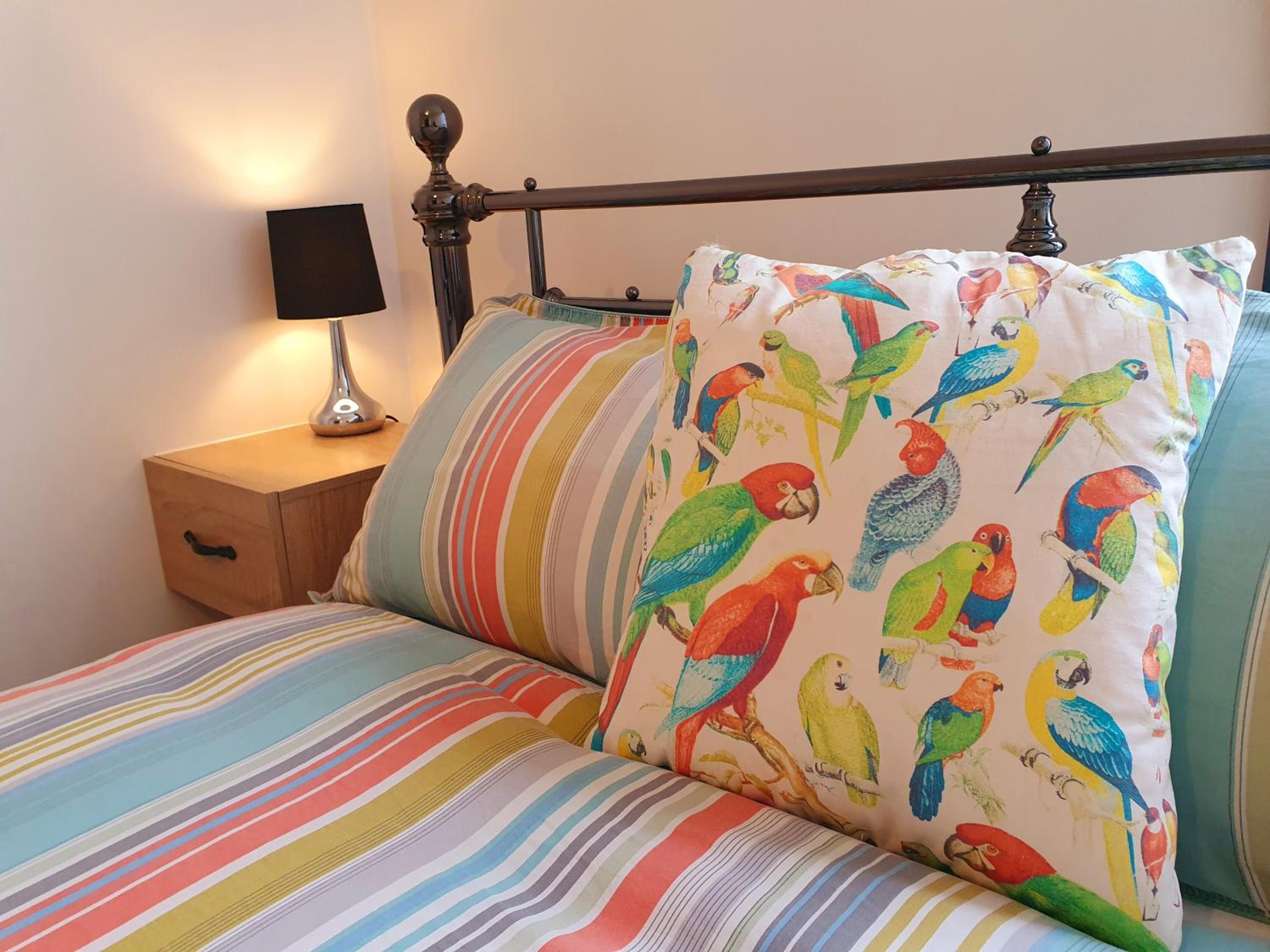 Garden View Beach Apartment - Sleeps 4 - Free Parking - Walk to Beach view 2