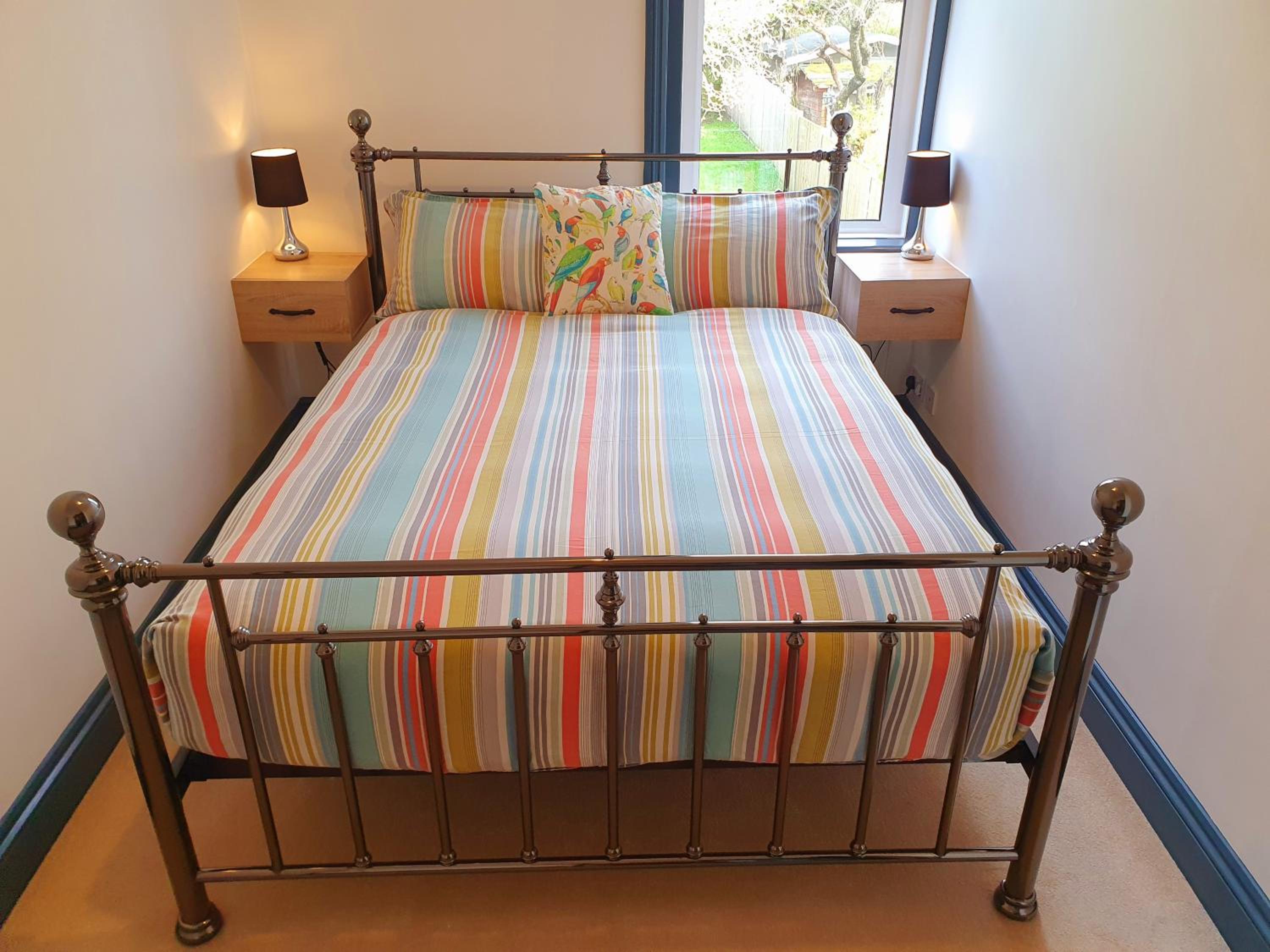 Garden View Beach Apartment - Sleeps 4 - Free Parking - Walk to Beach view 4