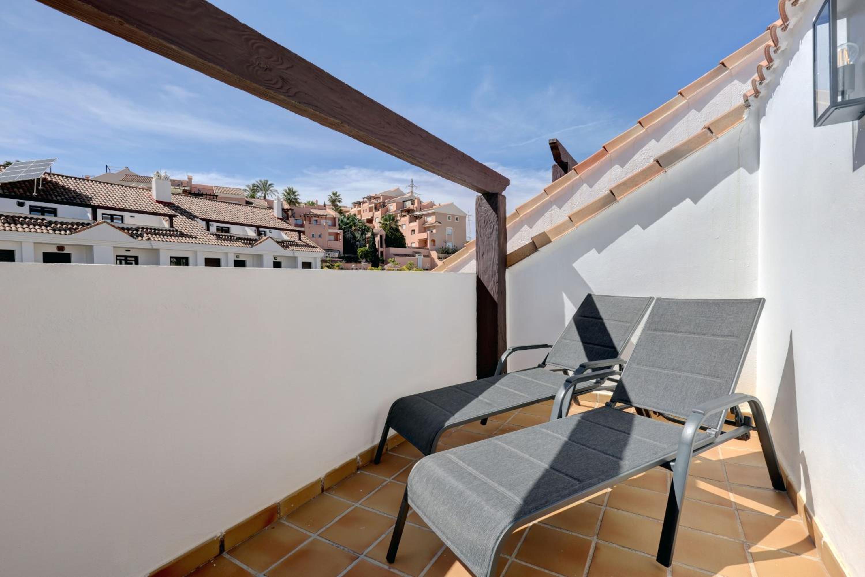 Spacious and modern house in Riviera, Mijas, Costa del Sol, 15min from Marbella