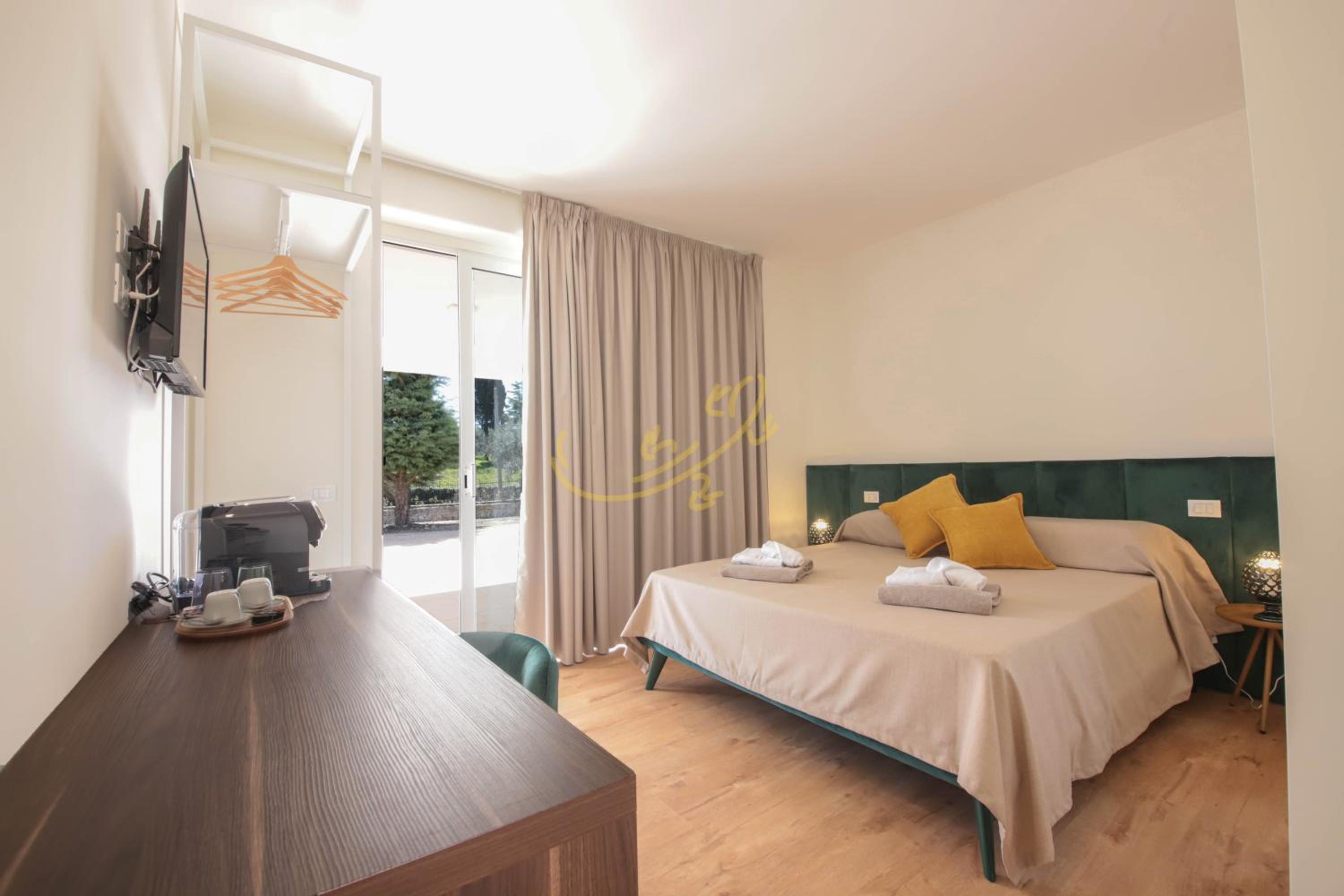 Photo 32