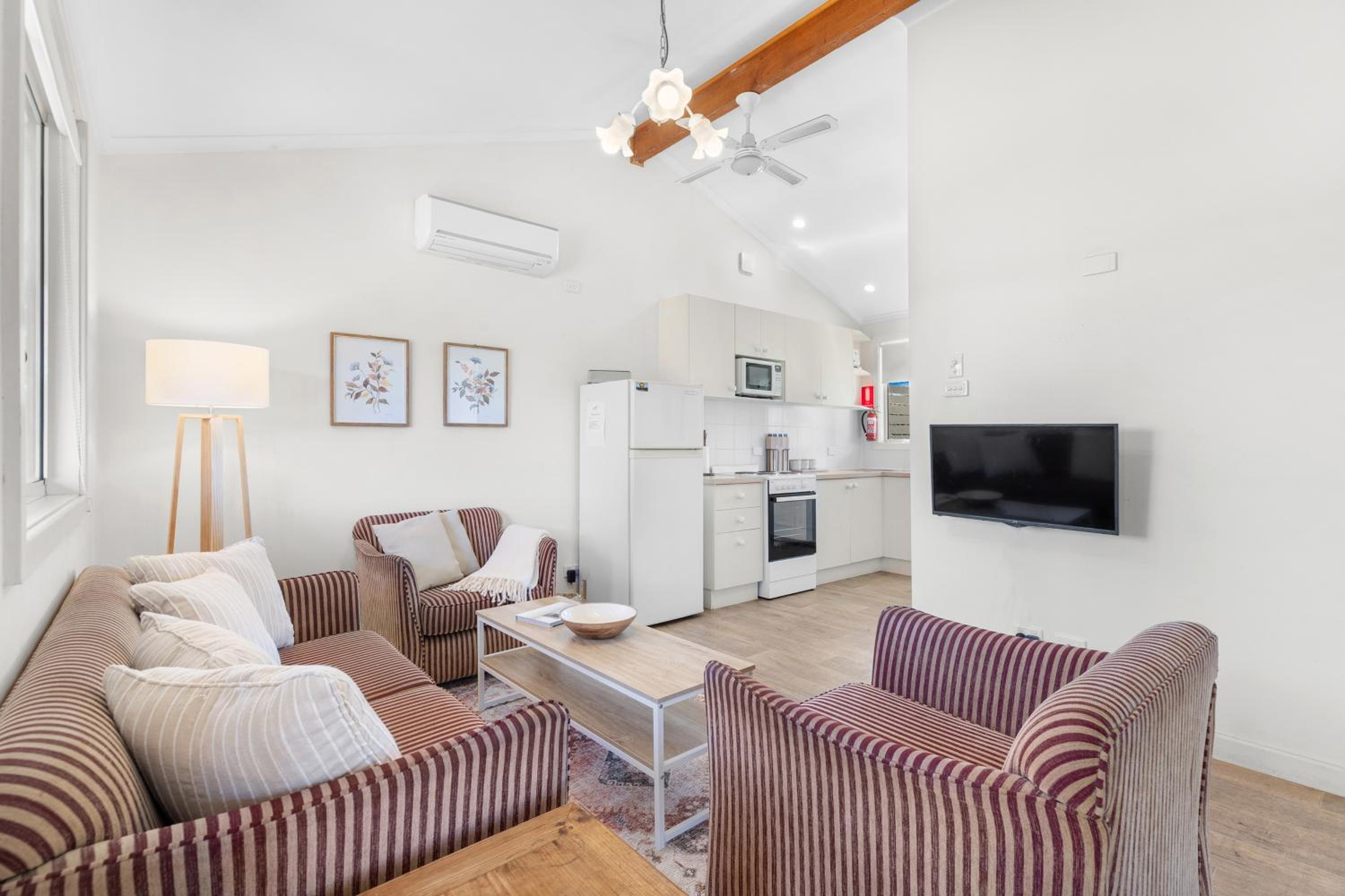 Madigan Cottages - The Kookaburra Cottage