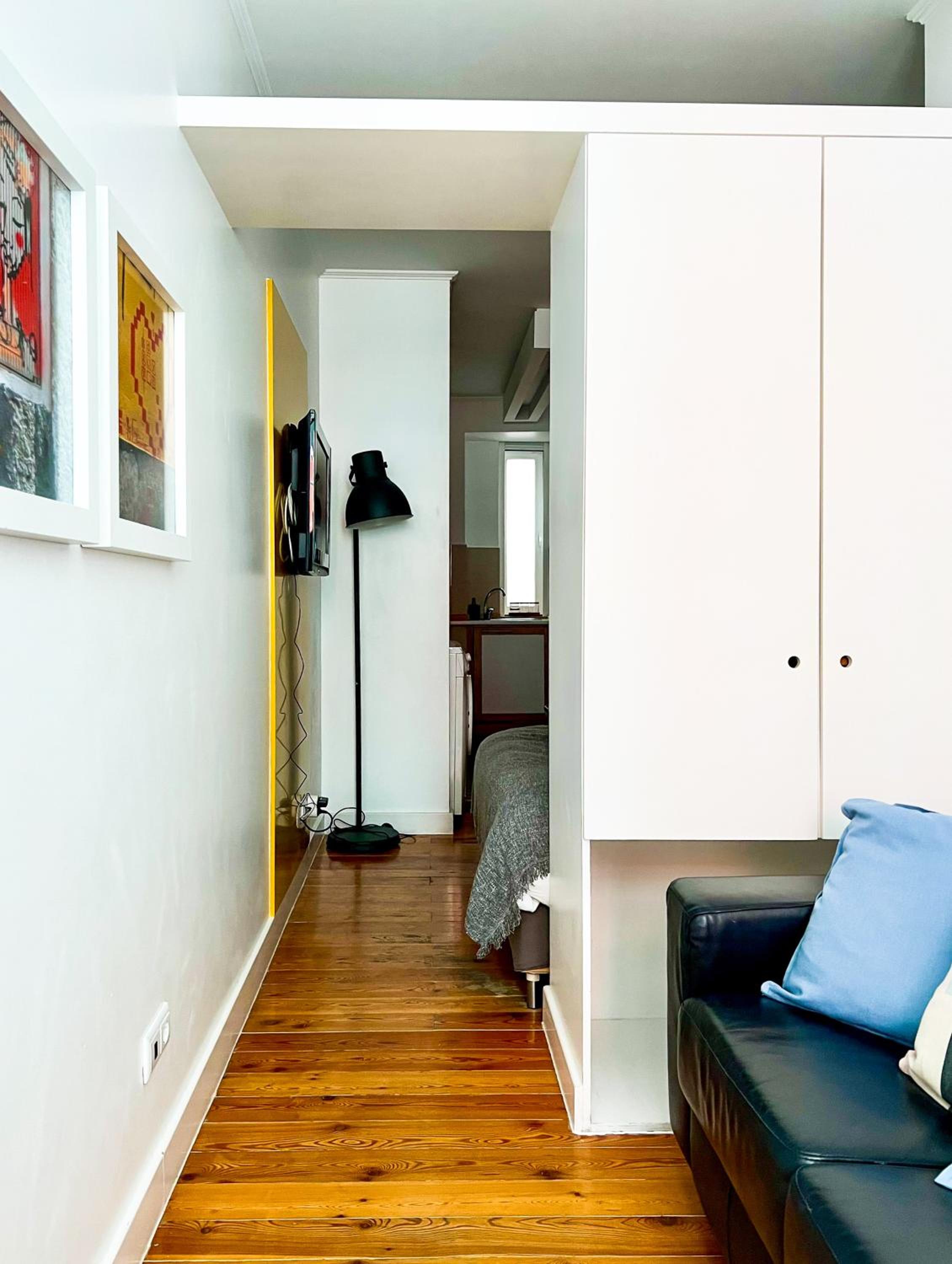 Modern Studio close to TimeOut market