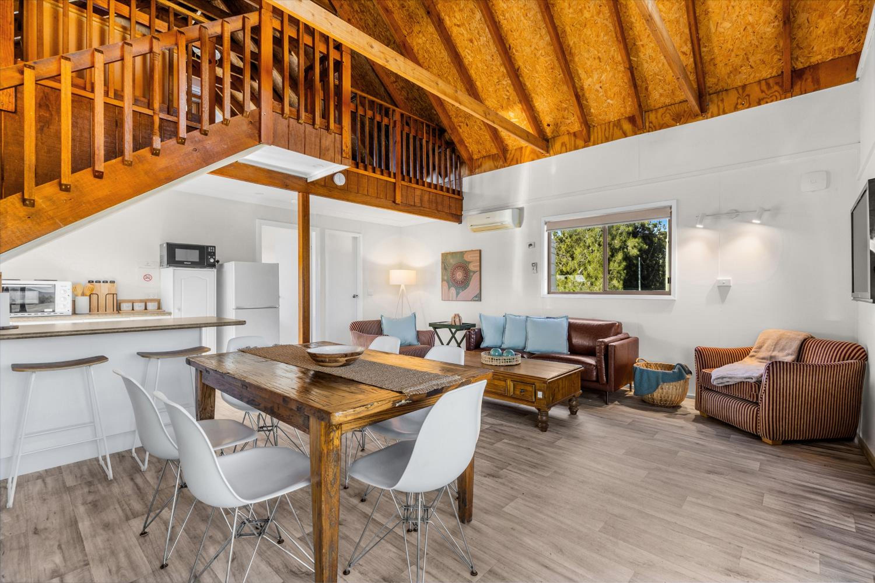 Madigan Cottages - The Barn Pet Friendly