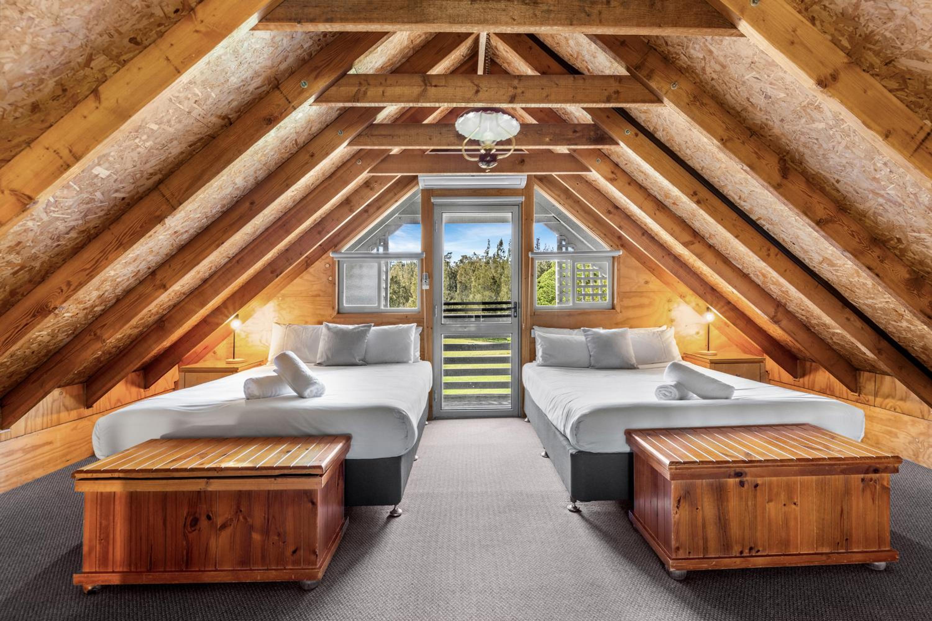 Madigan Cottages - The Barn Pet Friendly